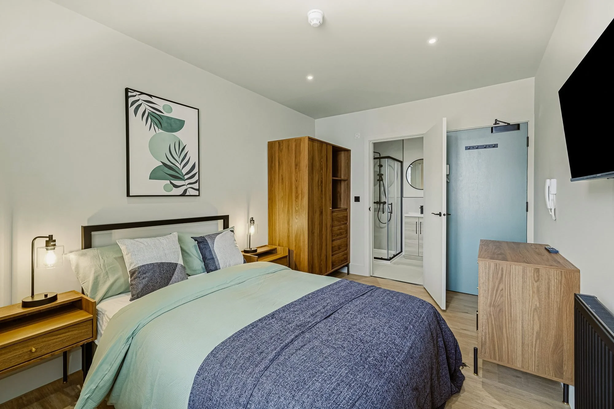 the-lofts-ensuite-bedroom-wardrobe.jpg