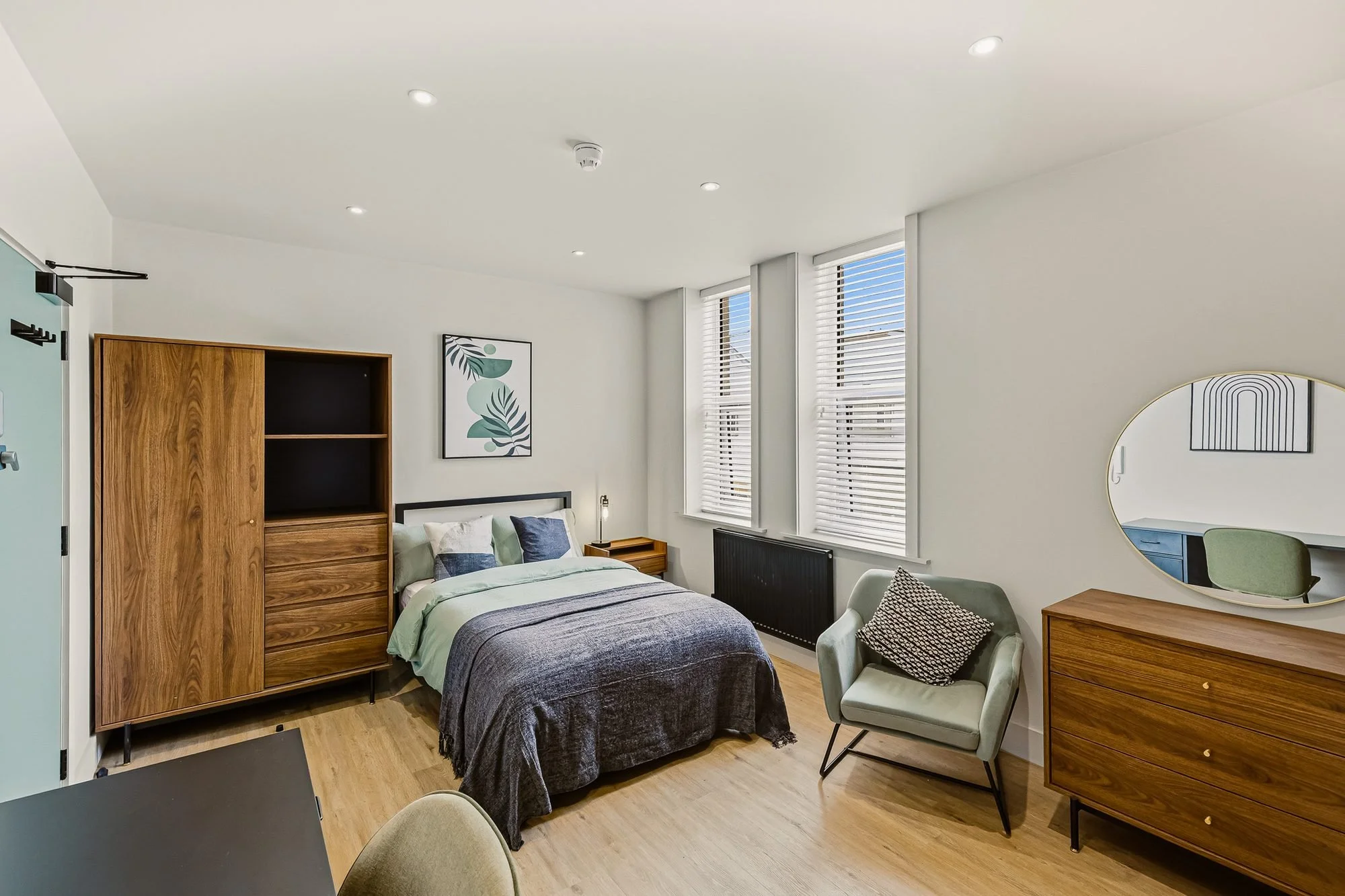 the-lofts-ensuite-bedroom-seating.jpg