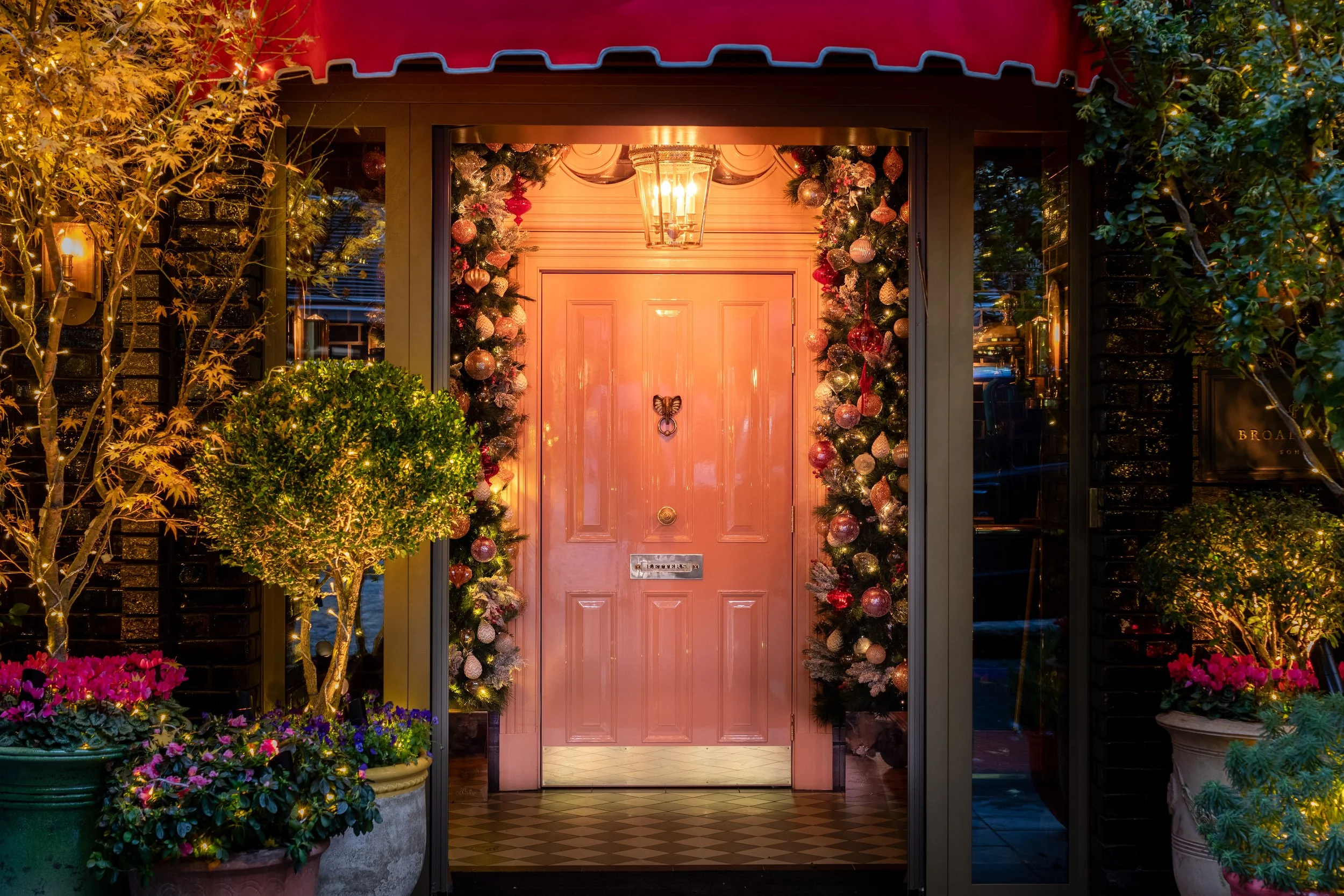 OUR GUIDE TO december IN LONDON