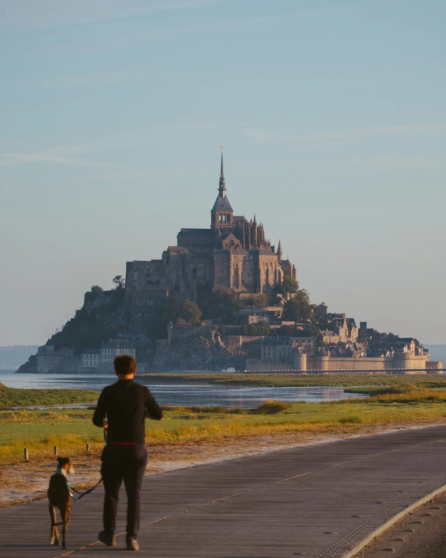 Evening over Mont Saint-Michel. Last light of summer.

📍 Mont Saint-Michel, France, August 2025
📸 Fujifilm X-T5

#montsaintmichel #normandy #endofsummer #sunset #bluehour #fujifilm #travelphotography #francetravel
