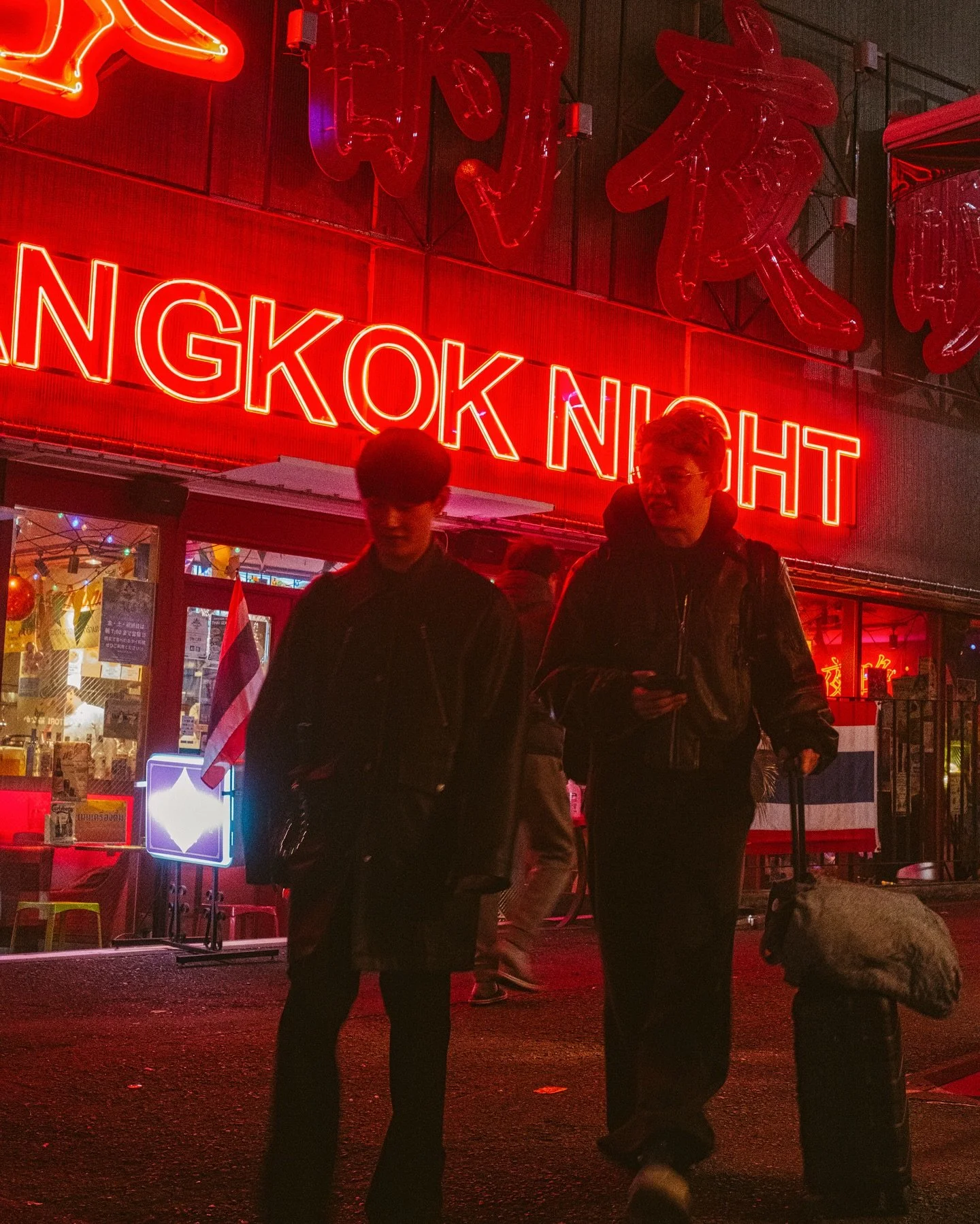 Neon, motion, noise. Shibuya after dark.

📍 Shibuya, Tokyo, February 2025
📸 Fujifilm X-T5

#shibuya #tokyo #nightphotography #streetphotography #fujifilm #japan #neonlights
