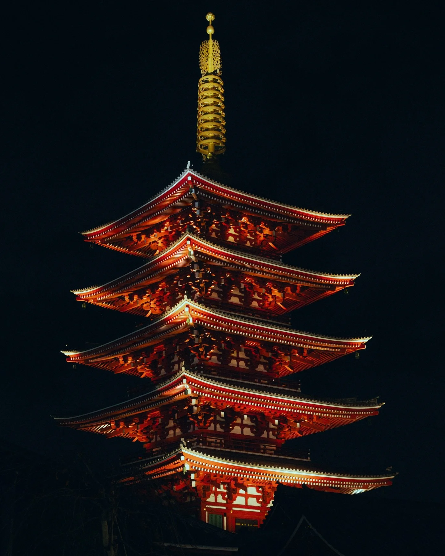 Asakusa after dark.

📍 Tokyo, Japan, December 2025
📸 Fujifilm X-T5

#asakusa #tokyobynight #fujifilmxseries