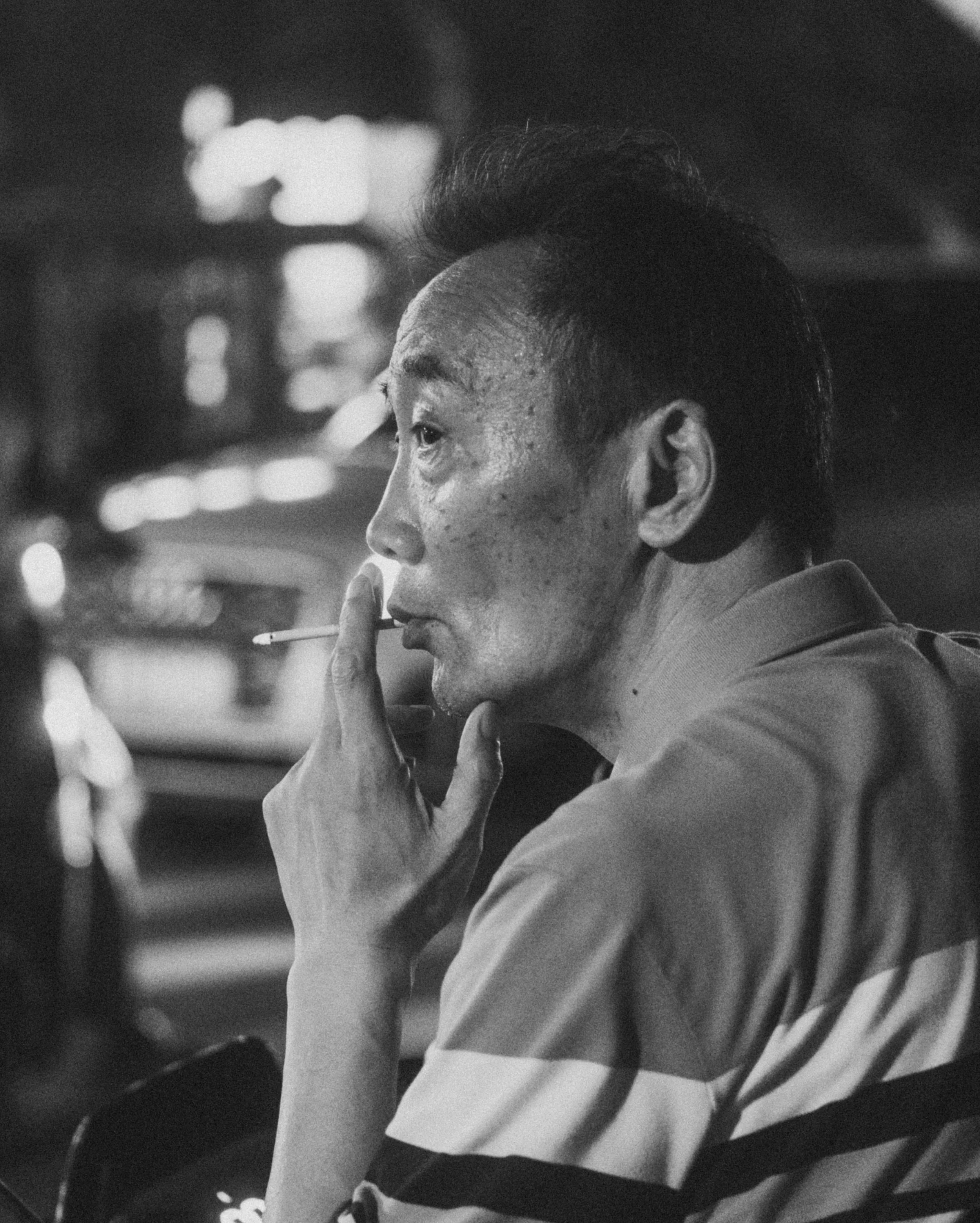 Strangers in Nanjing.

📍 Nanjing, China, July 2026
📸 Fujifilm X-T5

#nanjing #china #streetportrait #blackandwhitephotography #fujifilmxseries