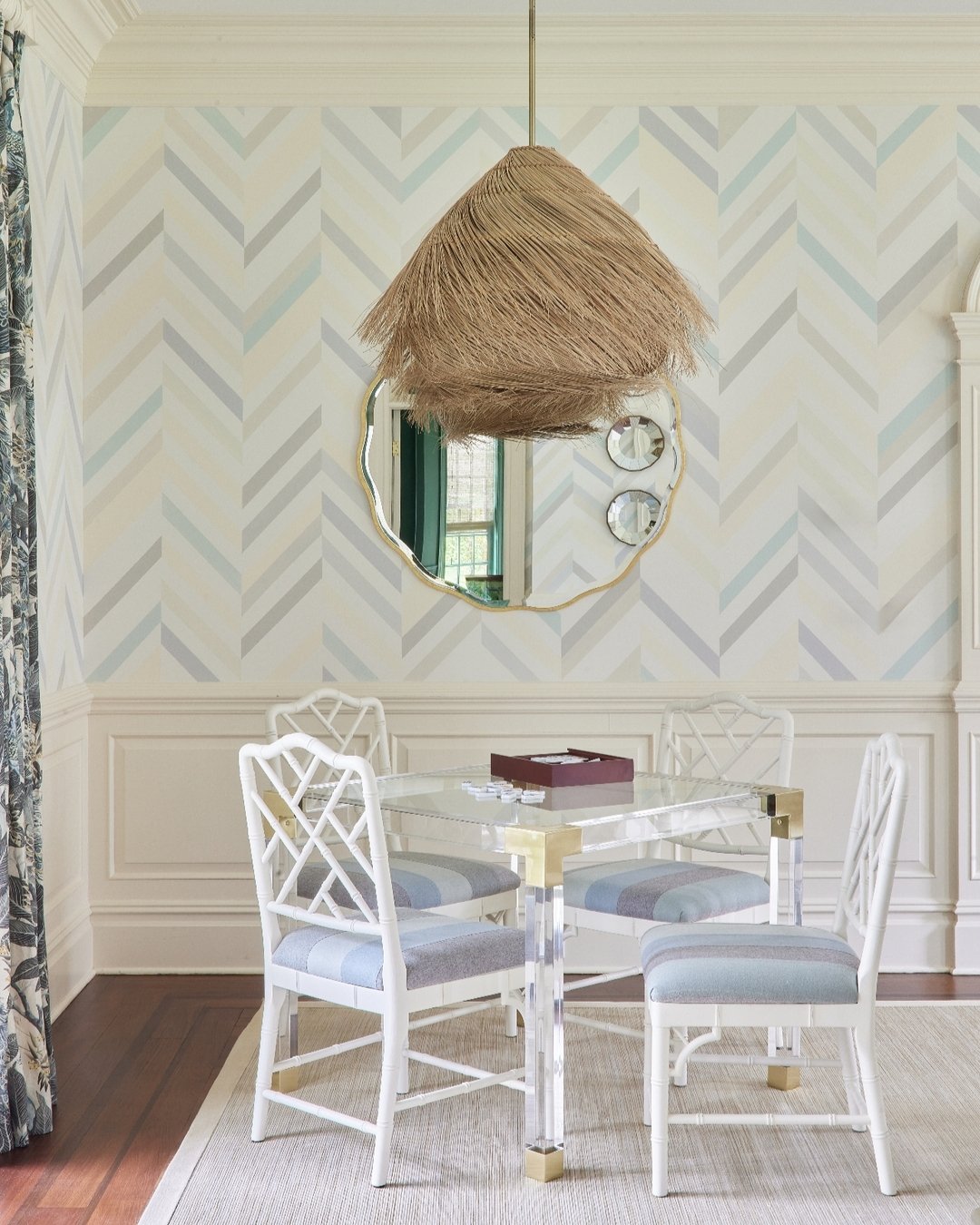 Layers of pattern and textures set the scene for summer games ☀️

 📸 @juliadags

#newcanaandesigners #luxuryhomes #lafrenchgoose #diningroomdream #summertime