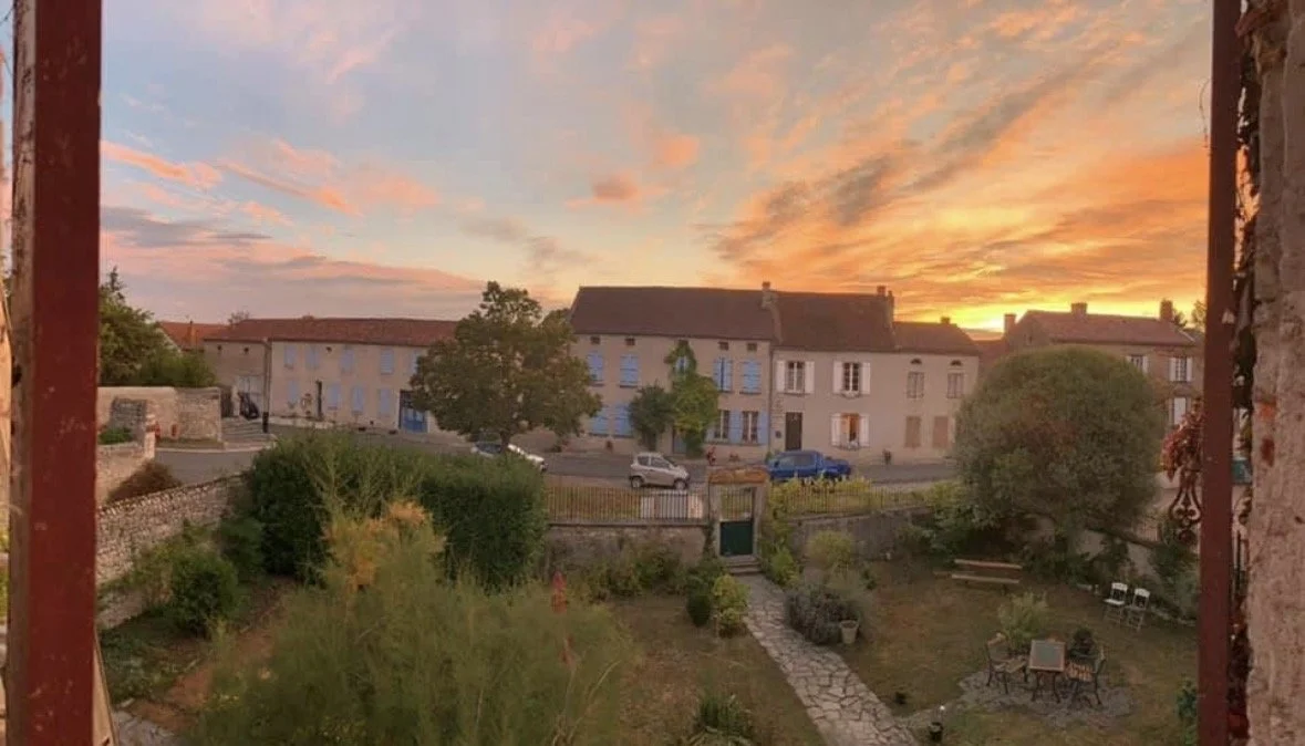 view2.jpg