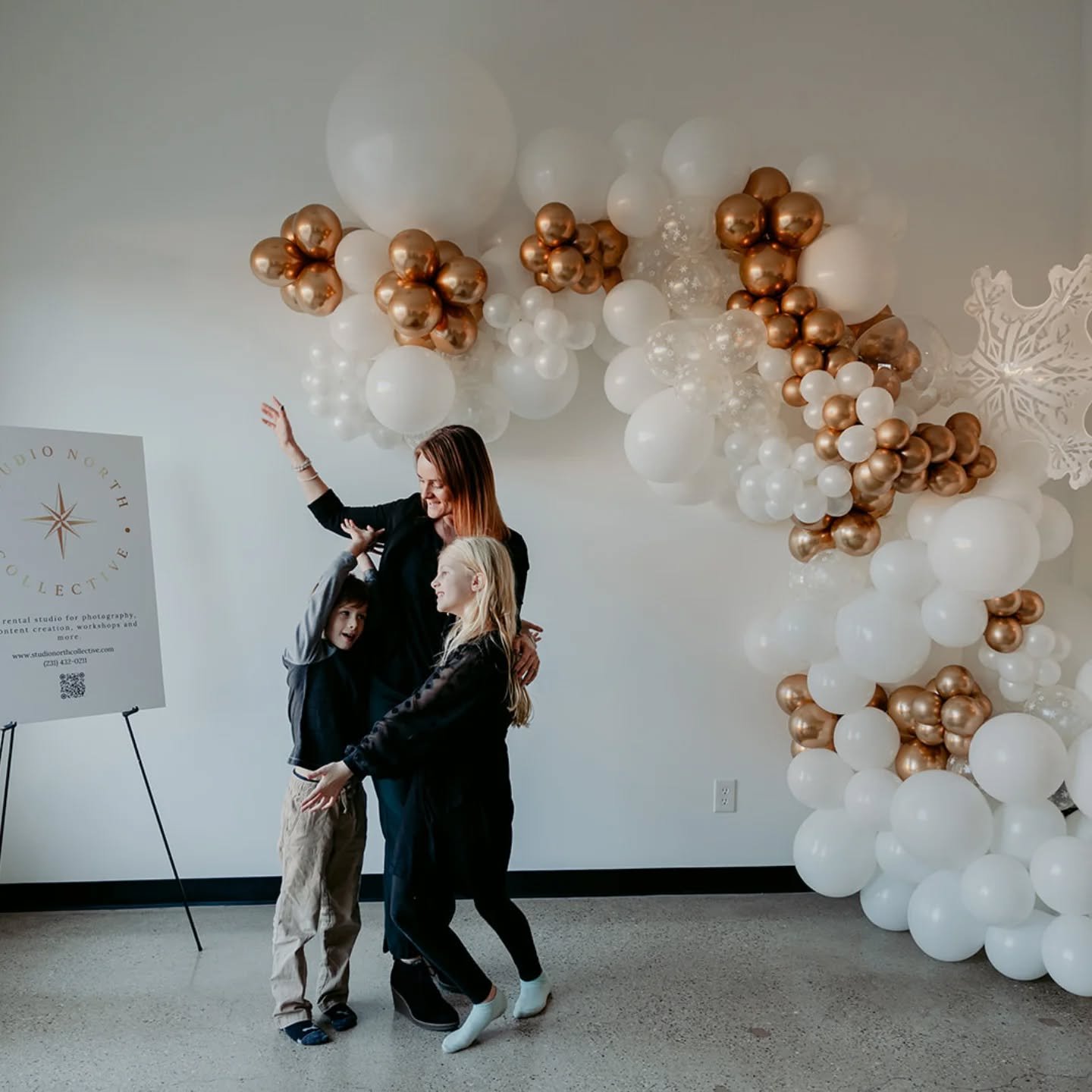 🌟 Did you know I love sharing my space? 🌟

My studio has been called &ldquo;neat, cool, creative, artistic, welcoming, inviting&rdquo; and more &mdash; and I&rsquo;m super proud of that!

Whether you&rsquo;re a photographer, a creative soul, a coac