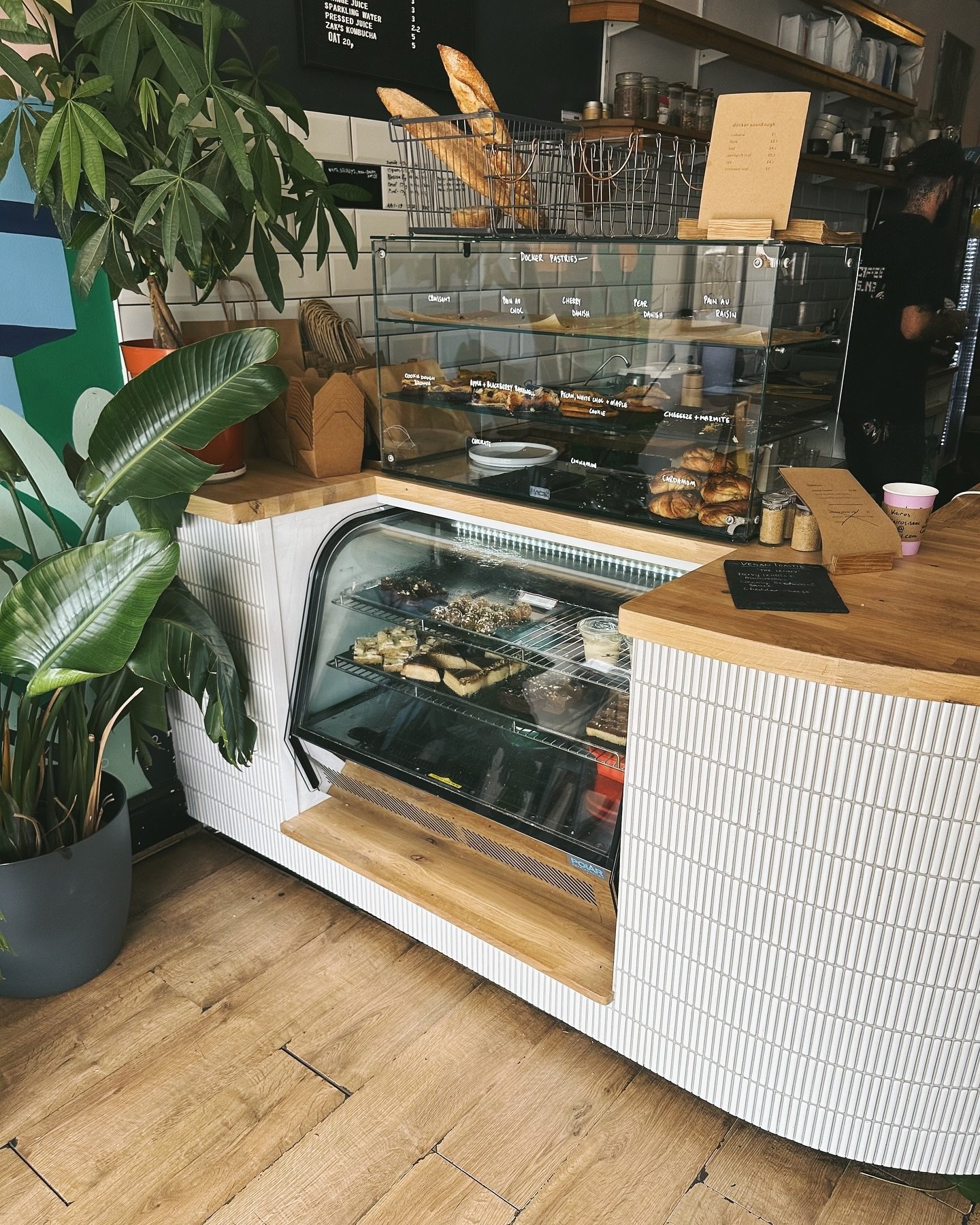 Oak counter for one of our favourite coffee spots @orchardlanecoffeehouse 

Bespoke cut out for the display fridge, featuring a wrap around &lsquo;Kit-Kat&rsquo; tile front. 

We worked closely with the team at Orchard Lane to optimise power and wate