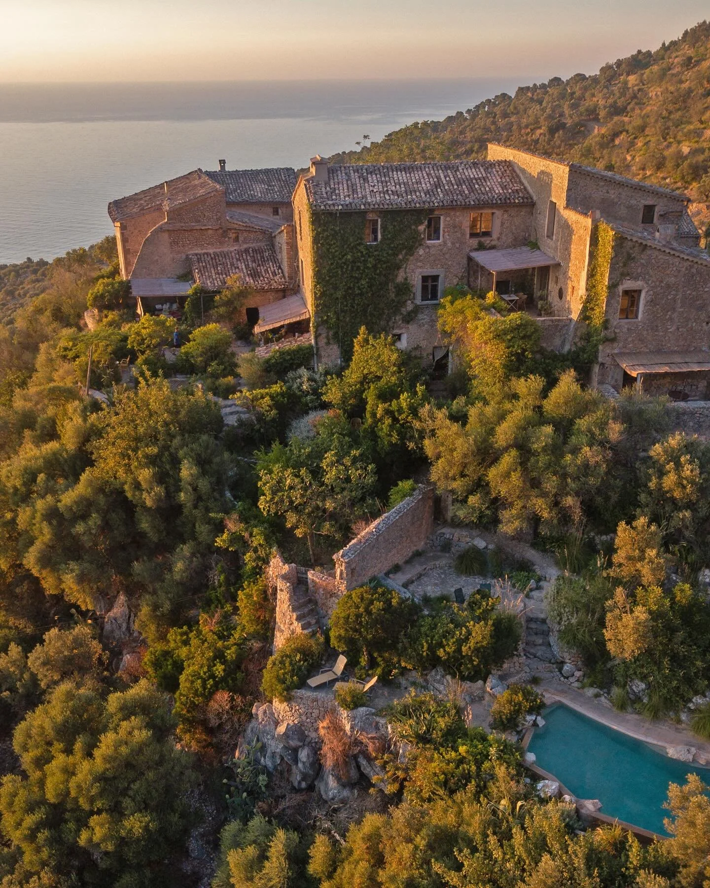 Sold out! Our Mallorca retreat is now fully booked (our 4th retreat this year to sell out thanks to our beautiful growing community). 

We are so excited to welcome you all to the island and this beautiful haven this day next week. 

Next retreat we&