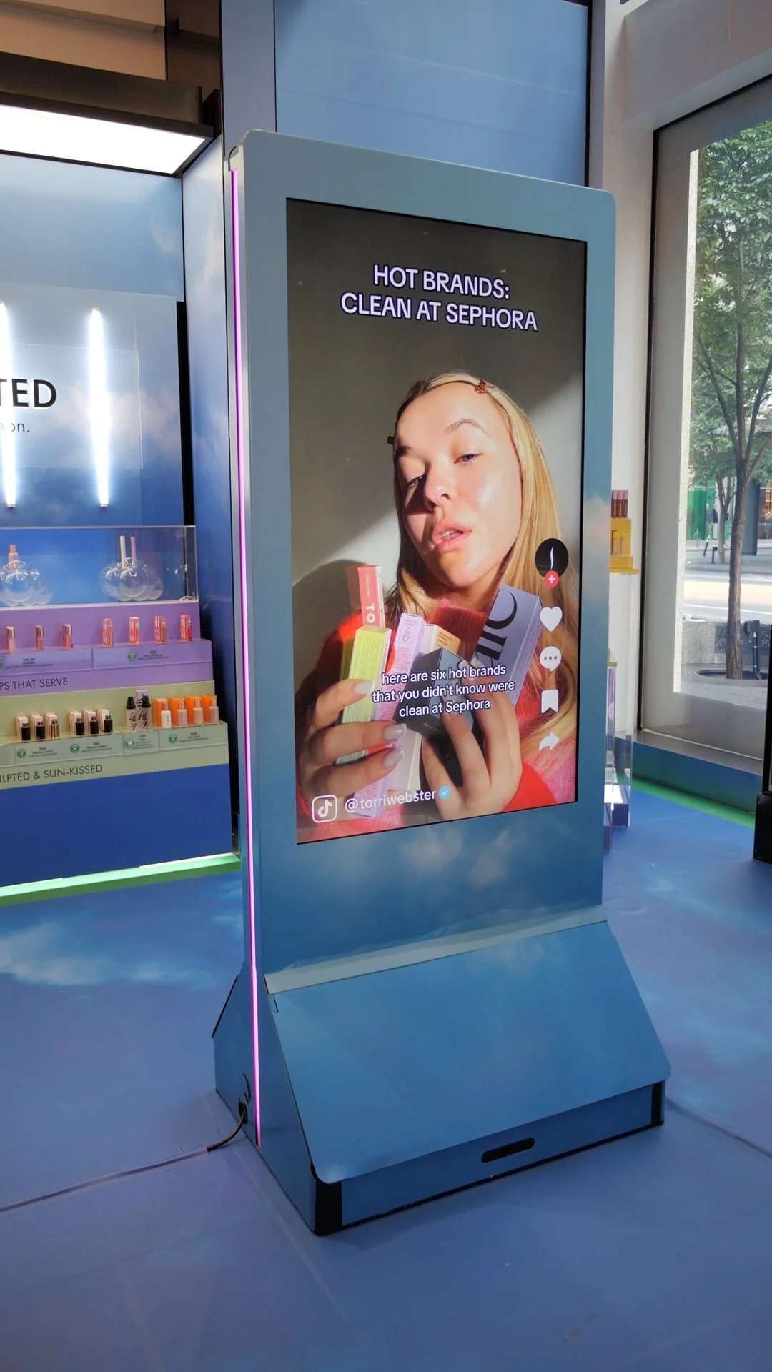 DIVE + TikTok Out of Phone Retail for Sephora