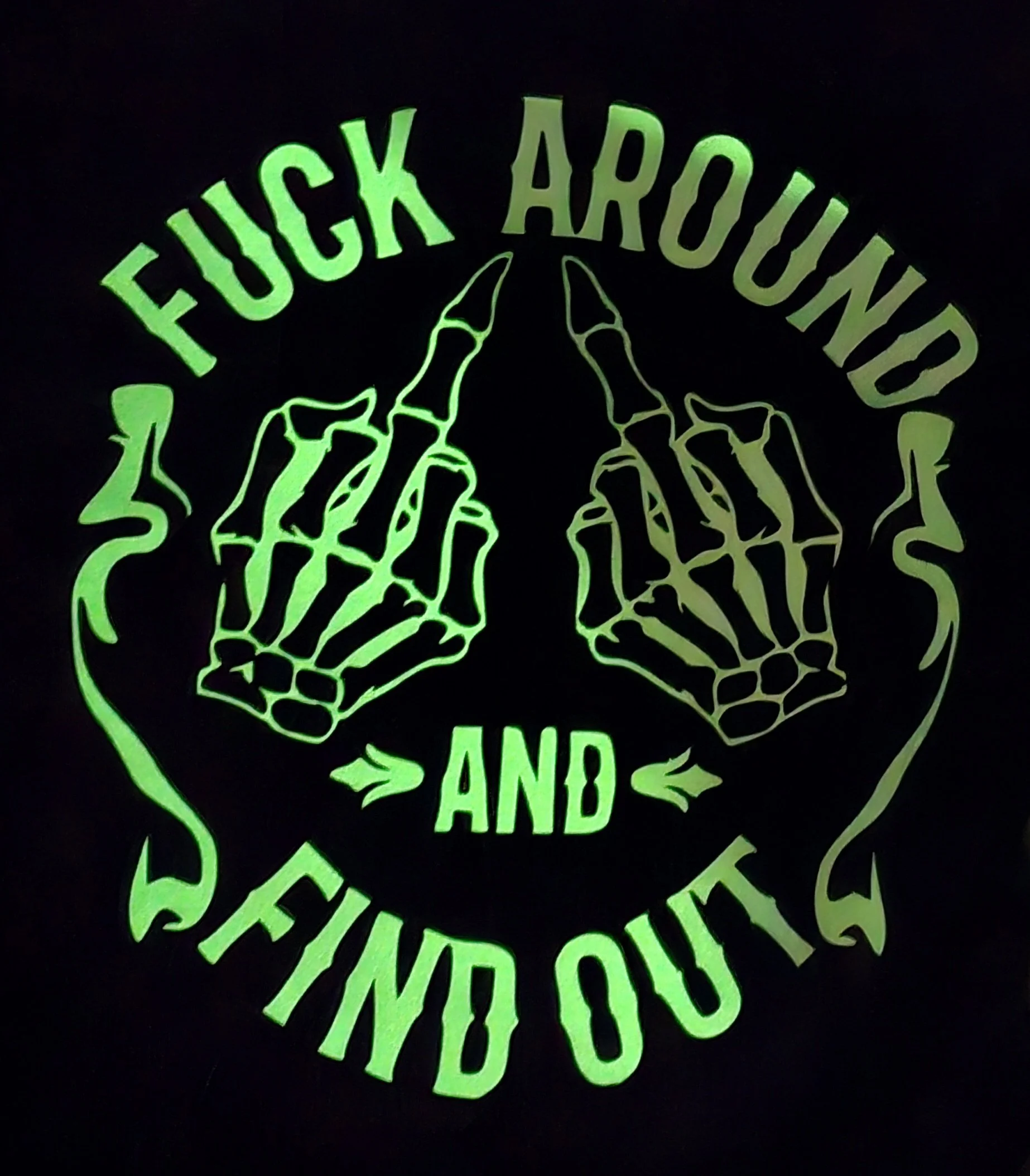 Glow in the dark (in the dark)