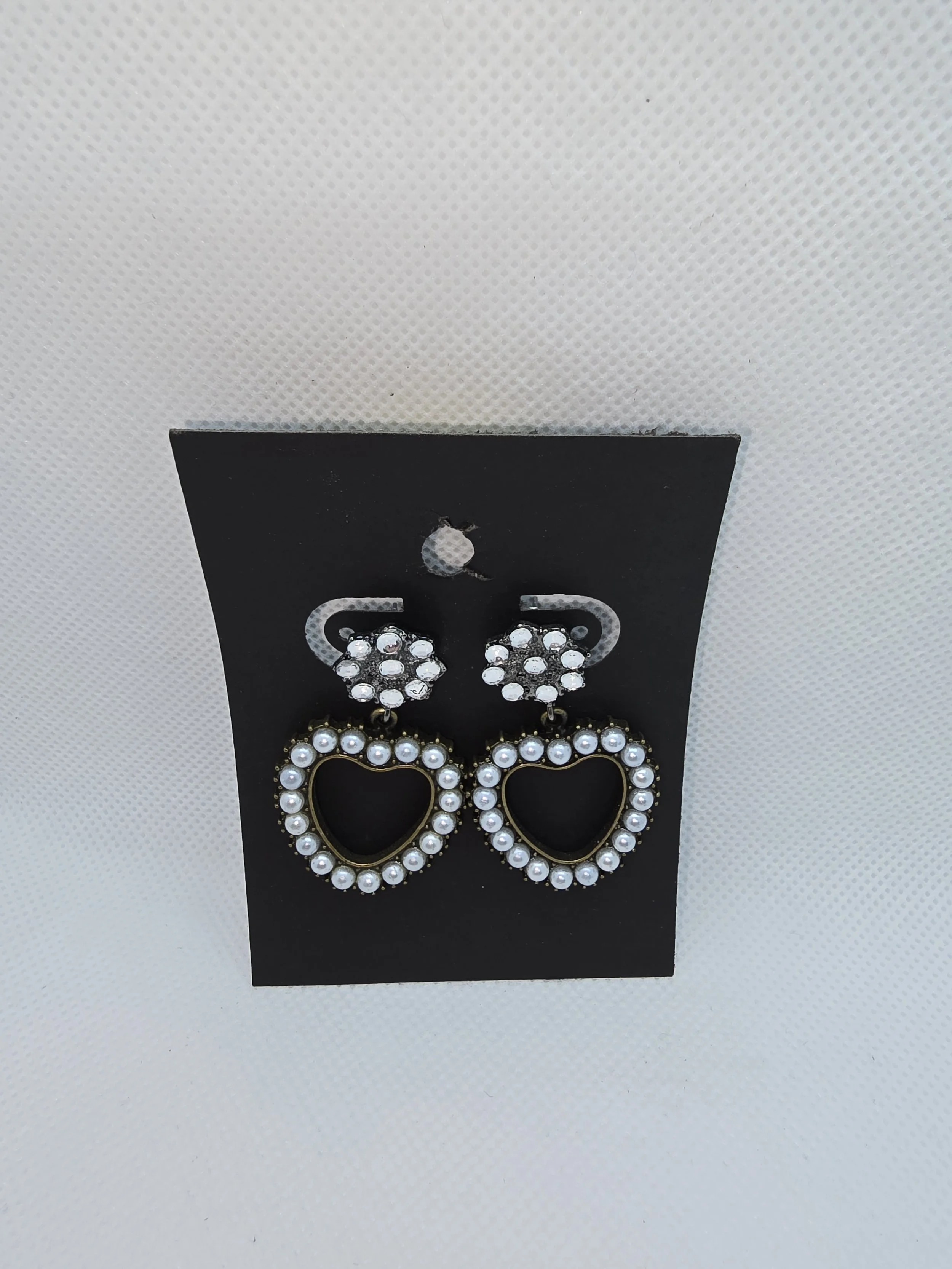 Dangling Heart Pearl Earrings