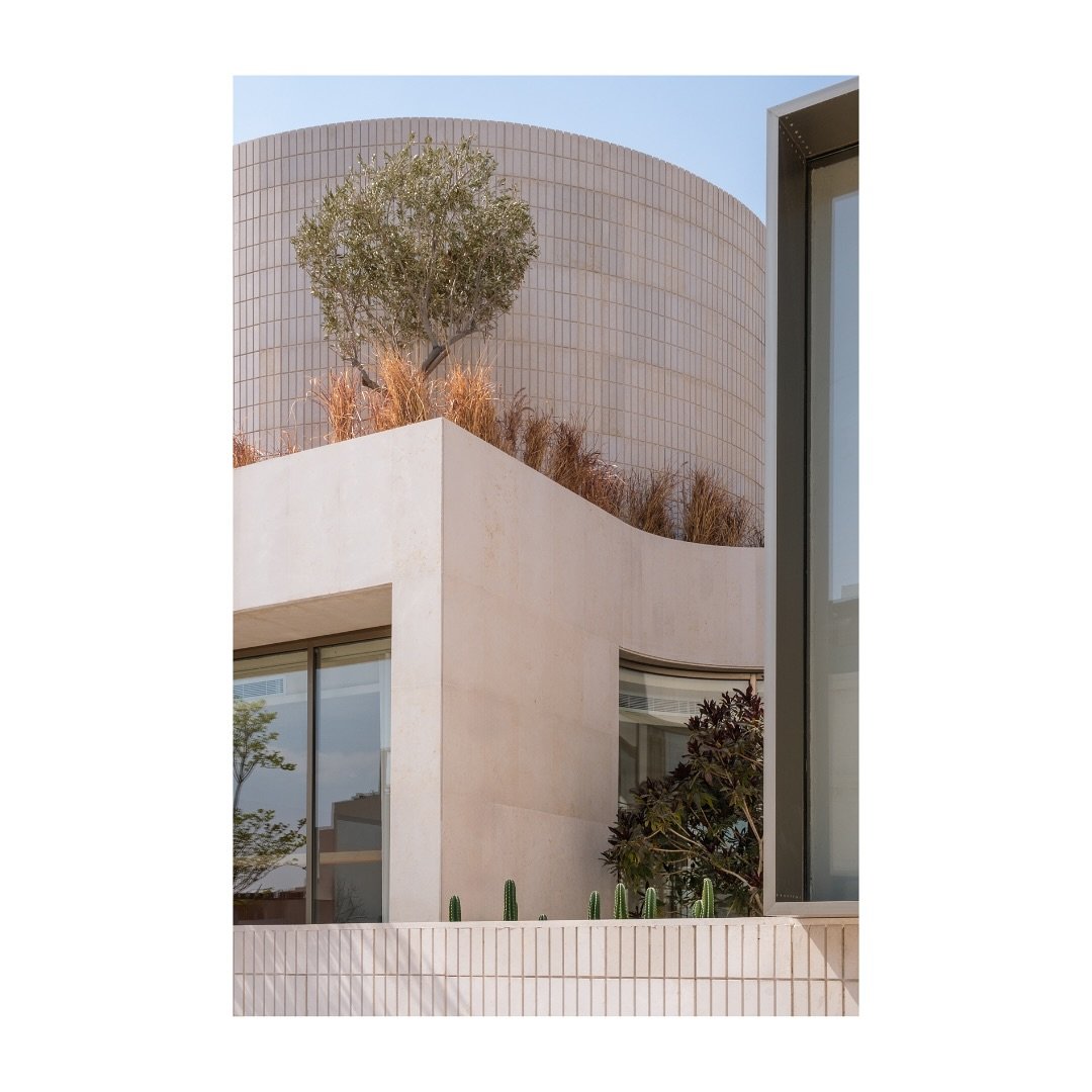 Ashjar Caf&eacute; &bull; Riyadh

Architecture | @aa.d.studio
Photography | @aylulstudio
Location | @ashjarcafe 

.
#riyadh #riyadhphotographer #interiorphotographer #architecturephotography #interiors #dubaidesign #dubaiphotographer #fujifilm #break