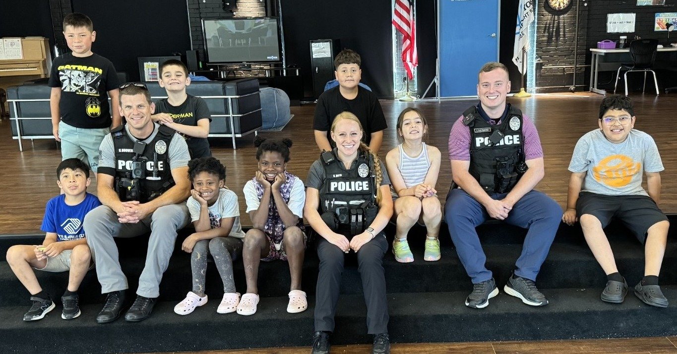 Club Welcomes Moline Police Officers