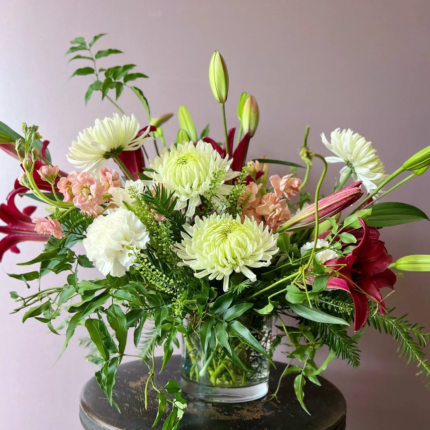 LAST MINUTE! I&rsquo;ll have a couple arrangements (like this!) and bouquets ready to go out just in time for Christmas. DM to reserve one!