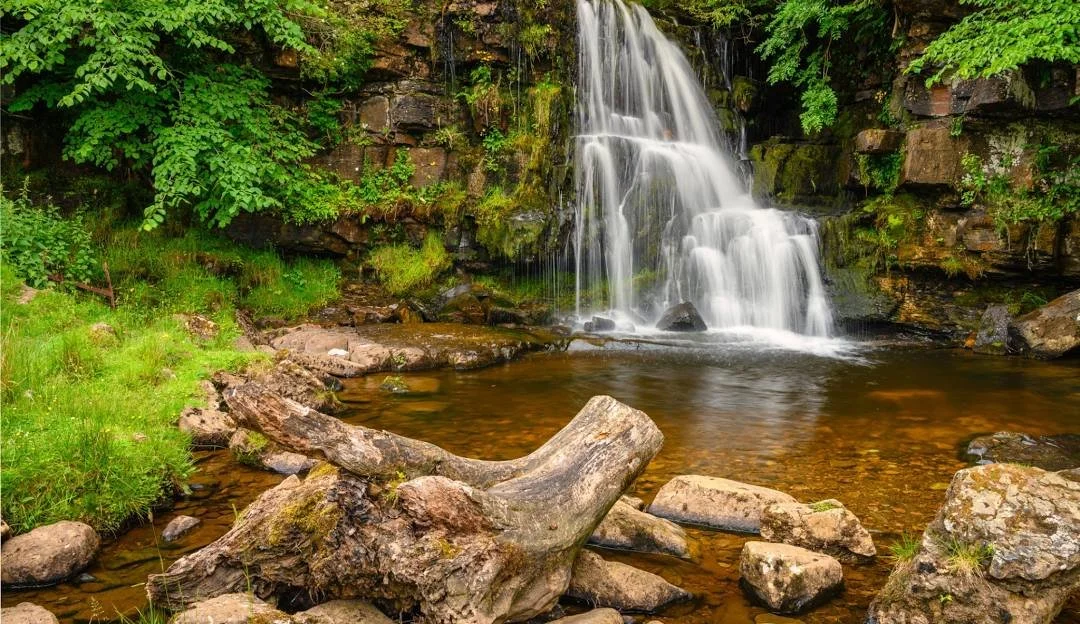 waterfall in yorkhire dales