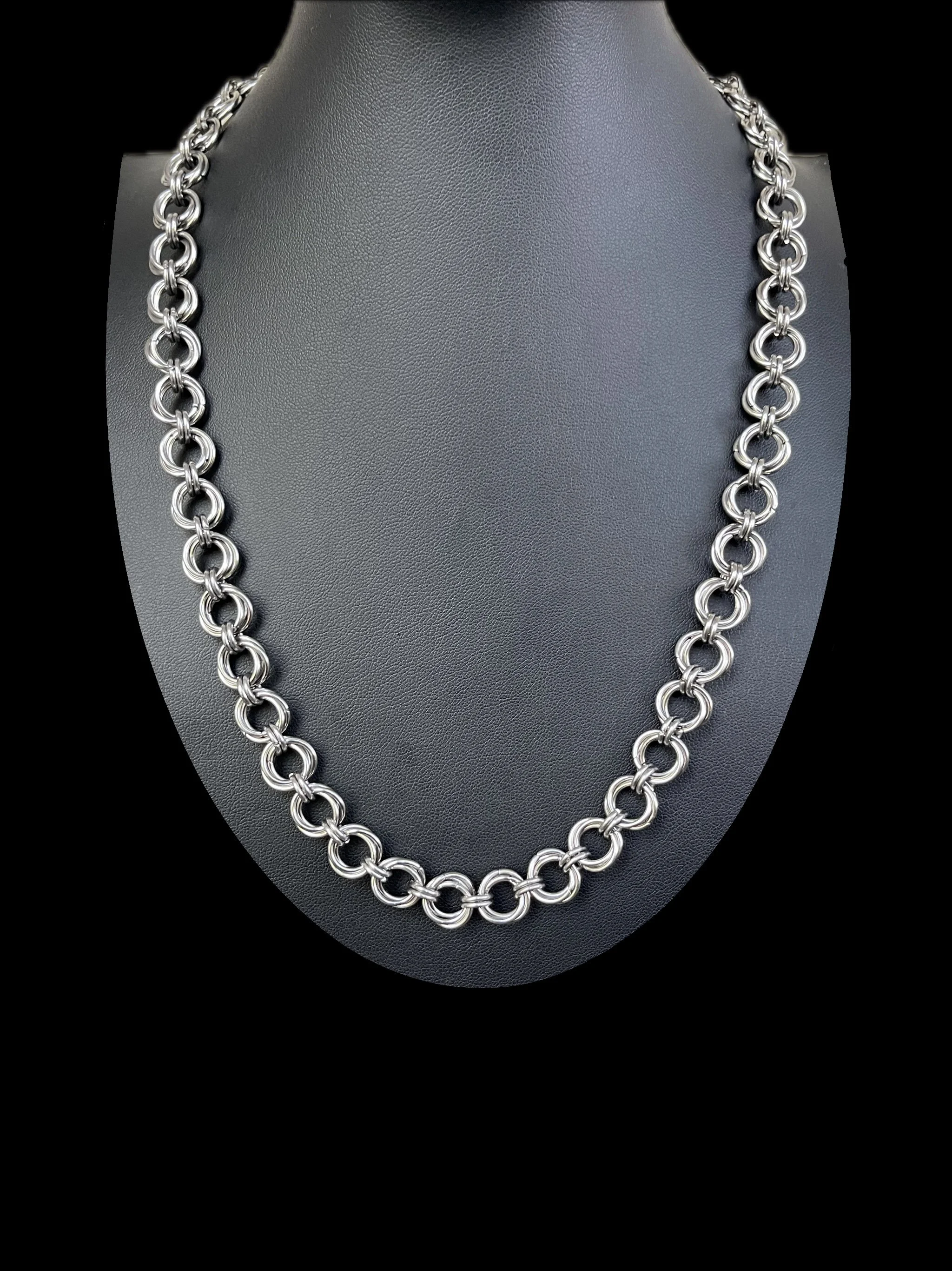 Möbius Necklace 10mm