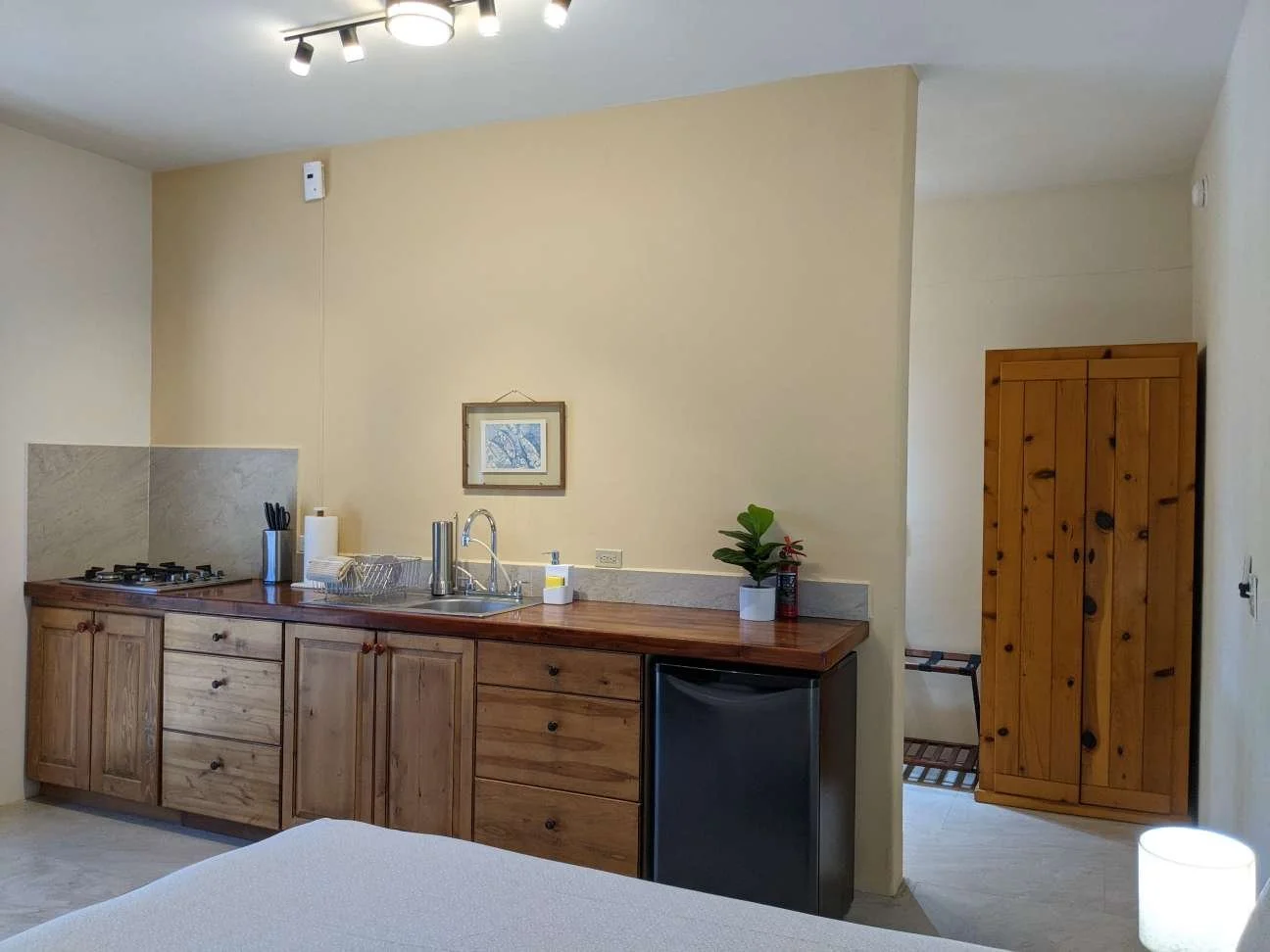 Casa Goby with kitchen.jpg