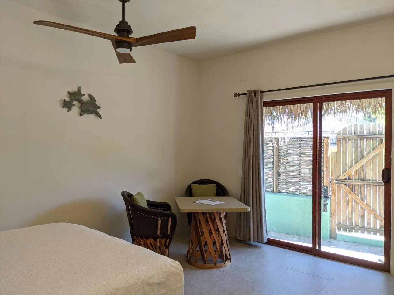 Studio with dining area