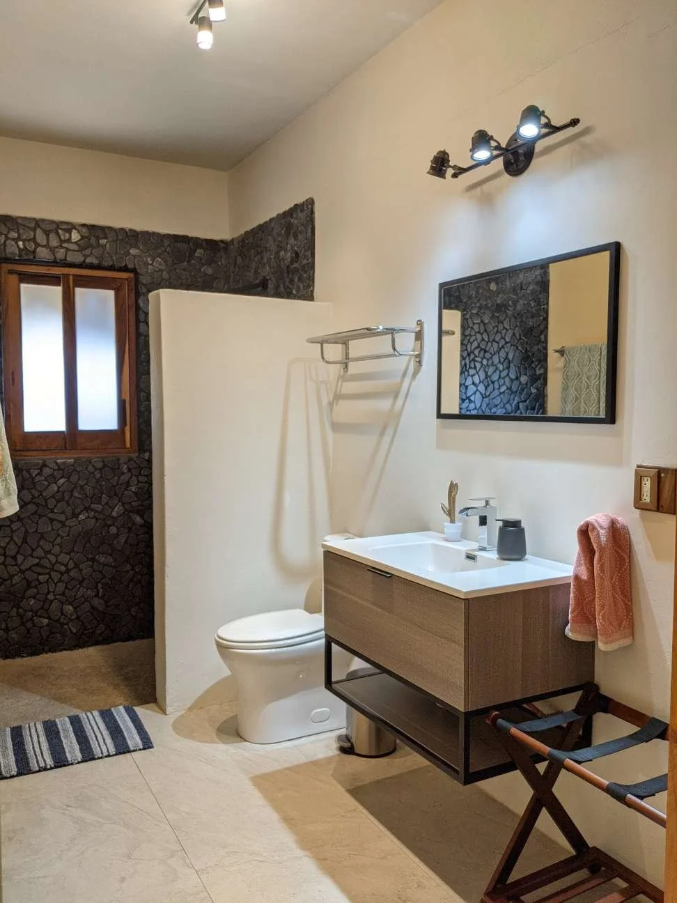 Estudio nuevo y moderno con A/C