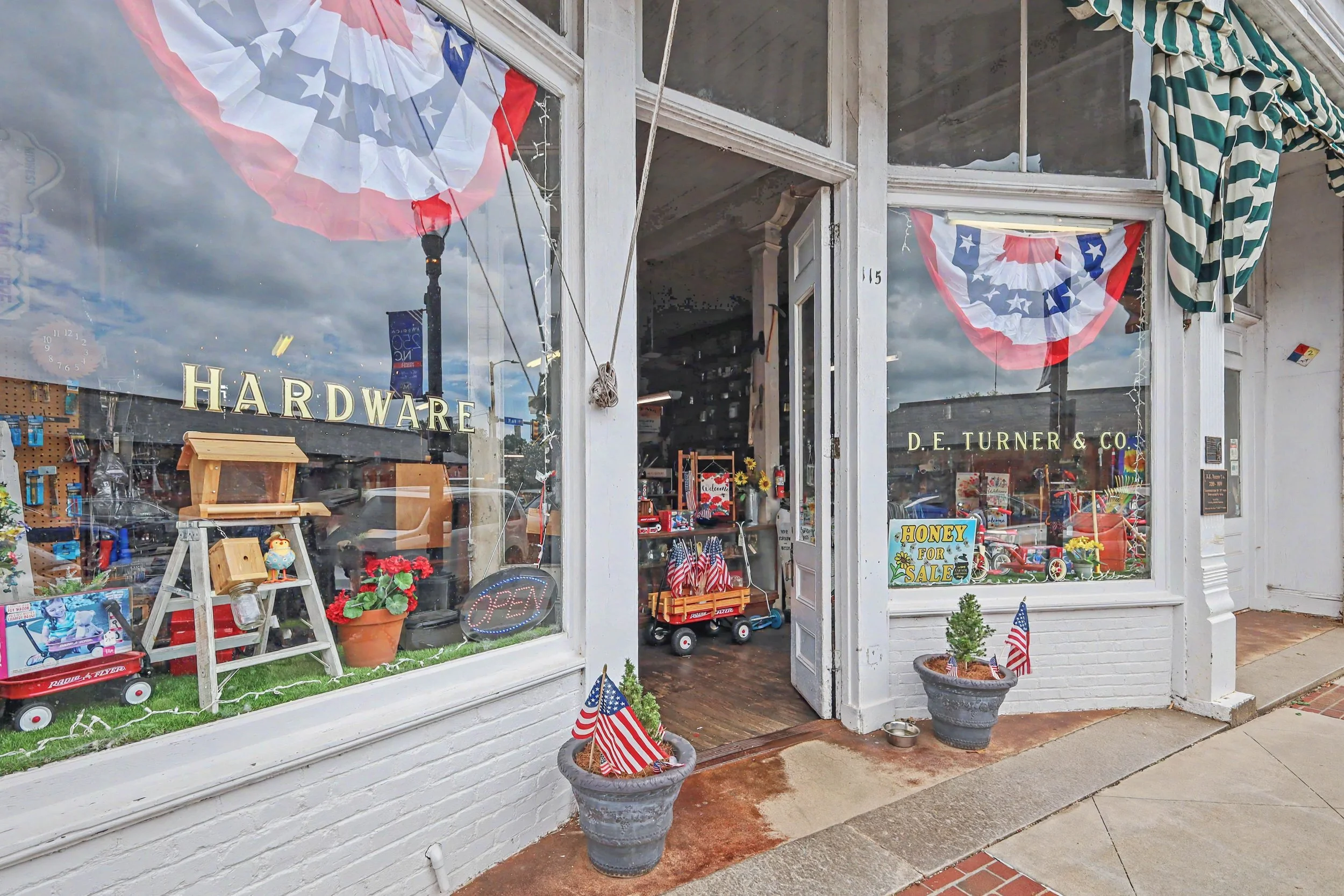 Historic DE Turner Hardware Store