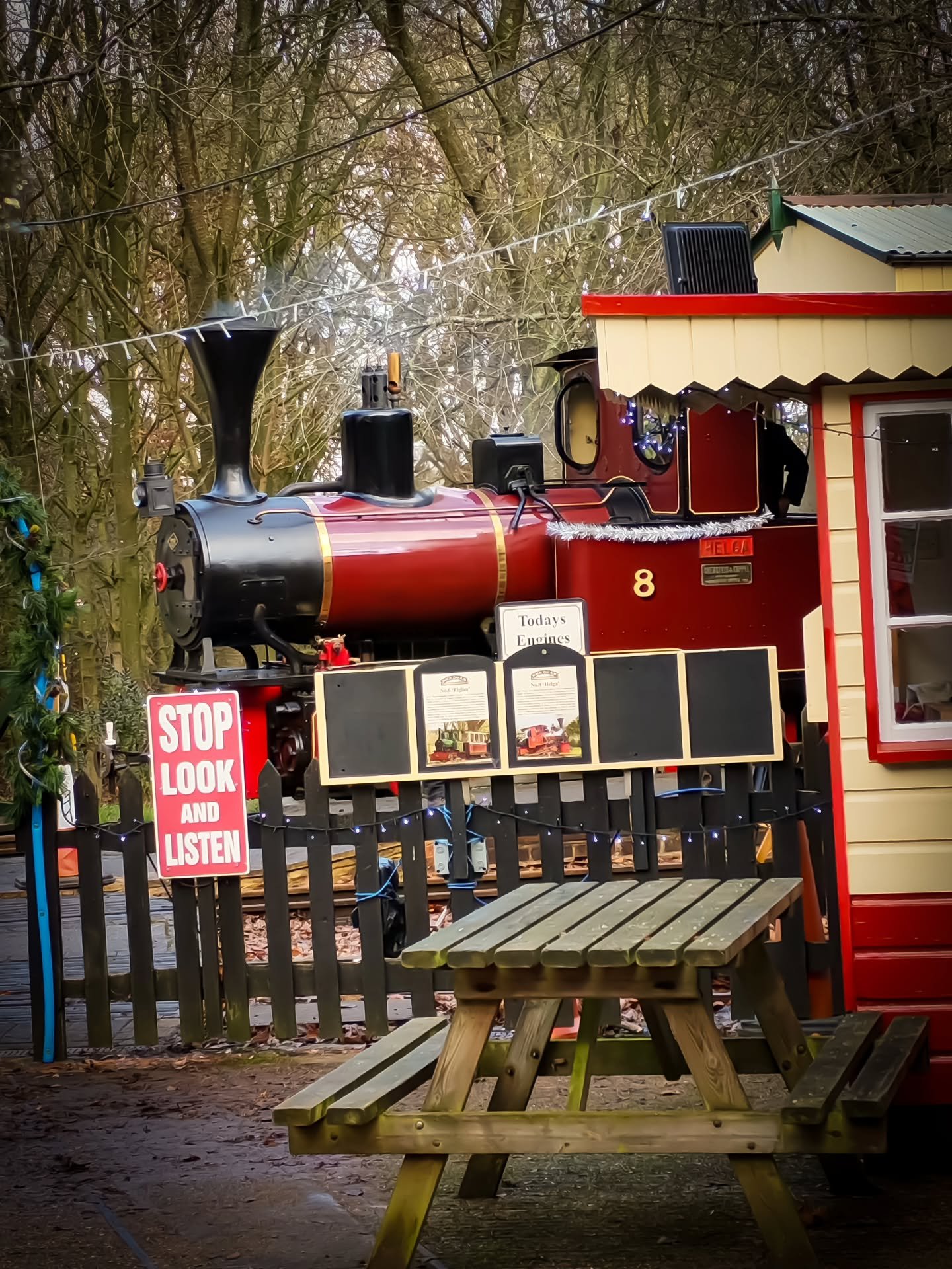 Thank you to @bw_railway for a great day! Can't believe that we won the competition to begin with but it was actually a real fun time! Such a joy for us and the kids, and probably the best Santa I've met for a long long time. Thank you 🎅 Merry Chris