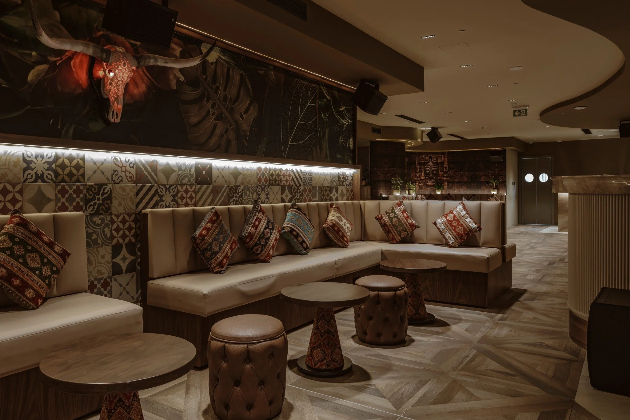 Join us in our lounge area for Happy Hour every day from 5-7pm. The perfect afternoon fiesta! 

Tag a friend you're bring to Toro Toro Happy Hour! 🍸🍹