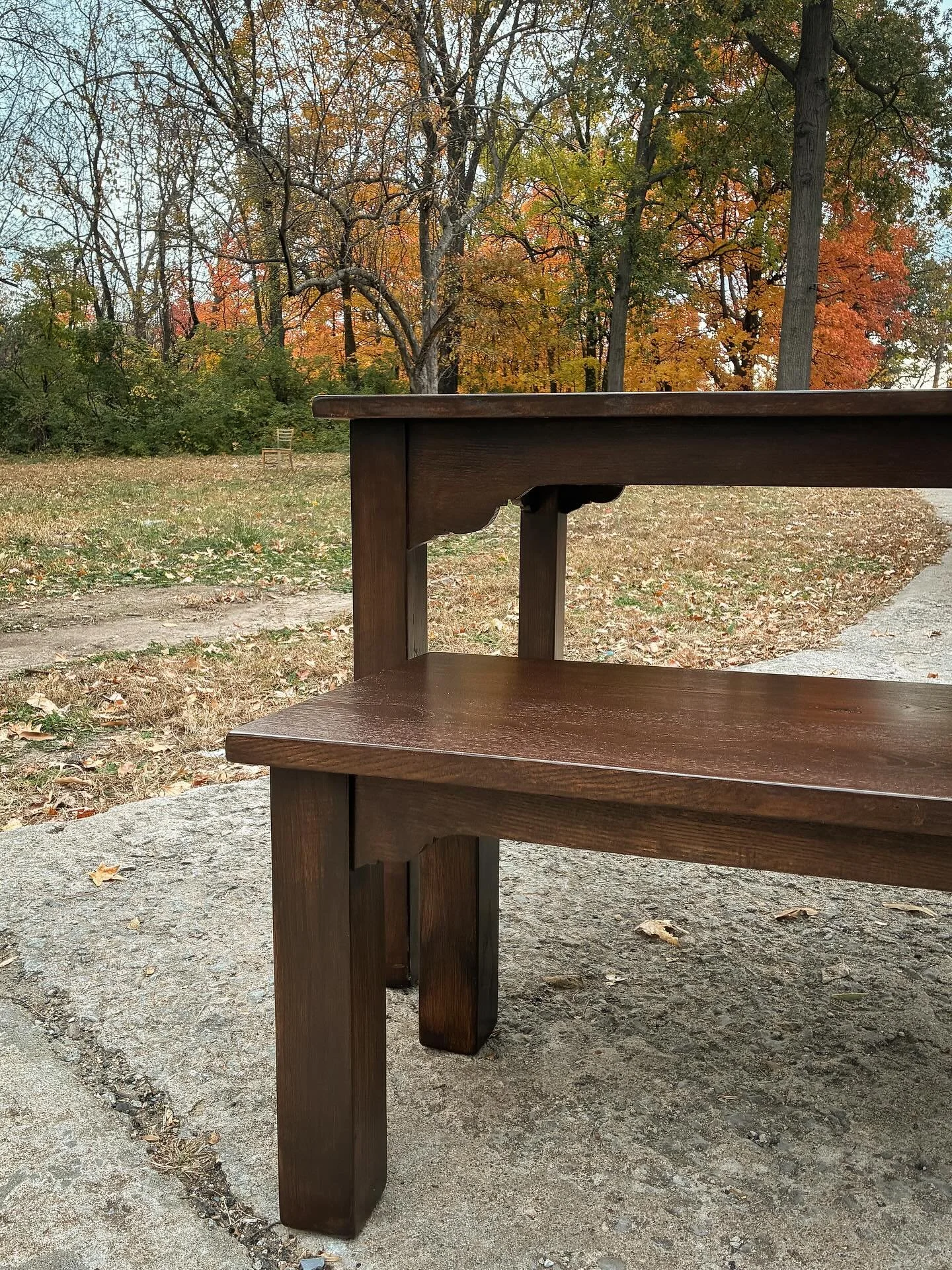 Another French Country table and bench went home today! This was our first ASH wood duo ✨ and I had to snag a photo of them in the fall leaves 🍃🍂🍁