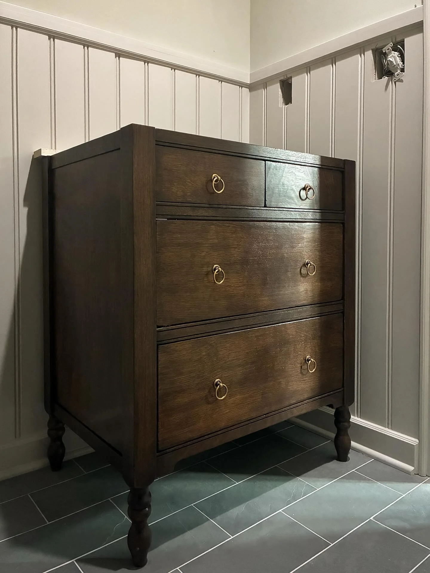 This quarter-sawn white oak made this custom vanity shine. All she needs now is her marble top, sink, and faucet. ✨🫡

I can&rsquo;t wait to see this bathroom all finished.