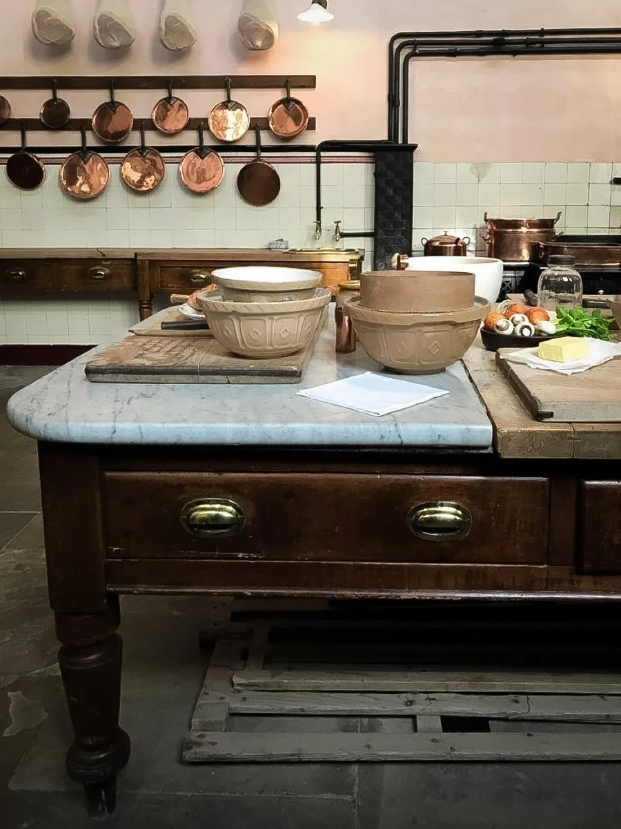 I may have my first mixed-surface prep table coming in 2026 and I cannot be more excited! A marble and oak island top that will spread across an extra large oak frame. 😍

Also - This prep table is a dream, *I did not make it.*