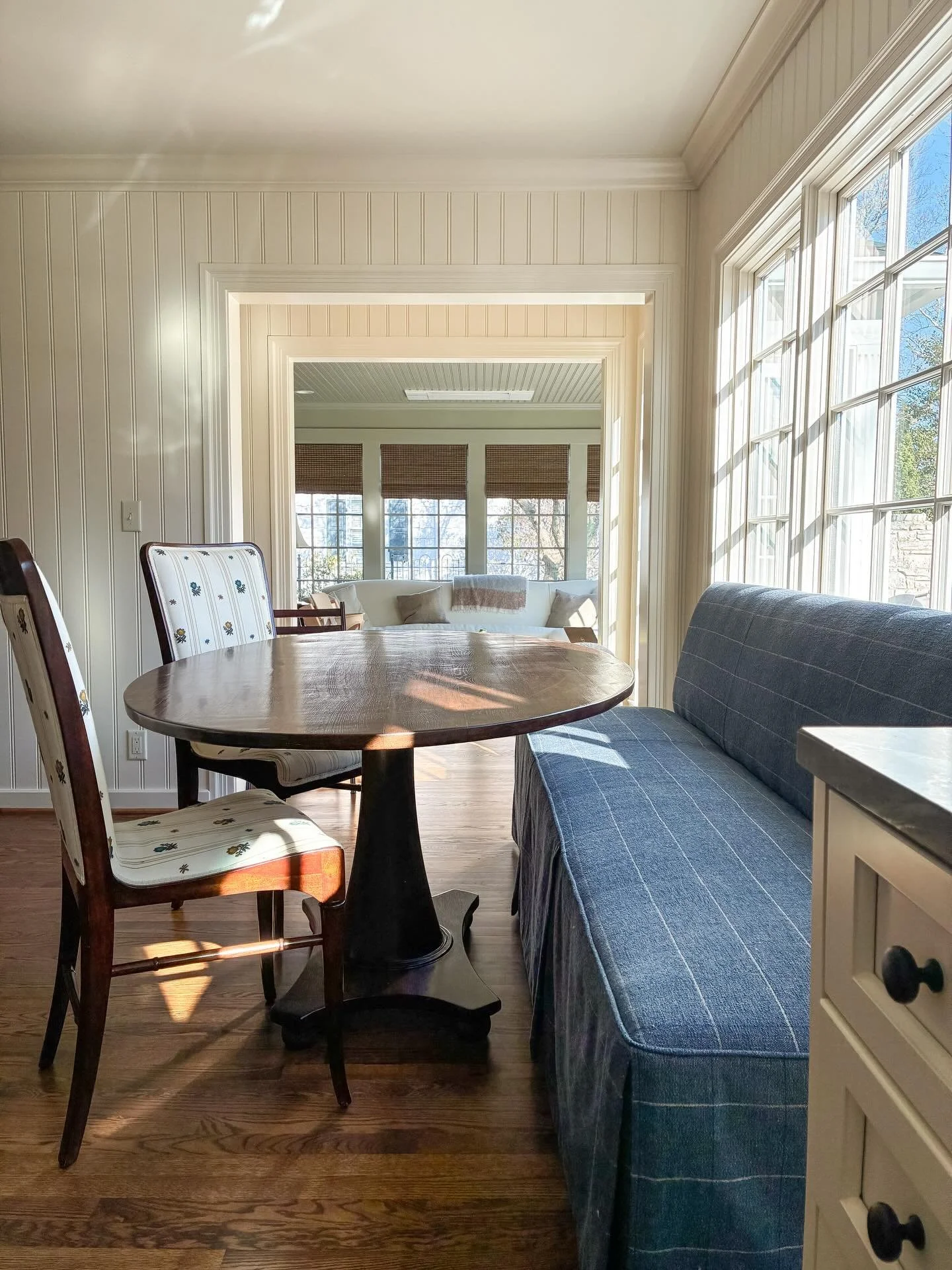 Our first pedestal table. ❤️ I had to recall the formula to find the perfect ellipse on this one. My pre-cal teacher back in the day would be proud. 😂