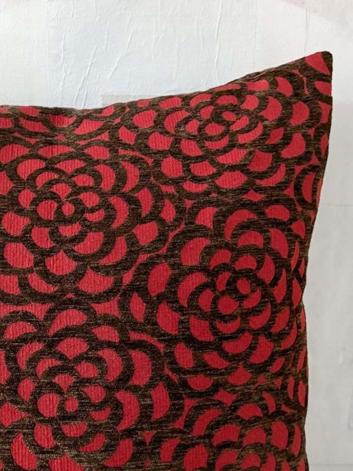 Test-Patch-Studio-italian-chenille-one-red-26x26.jpg