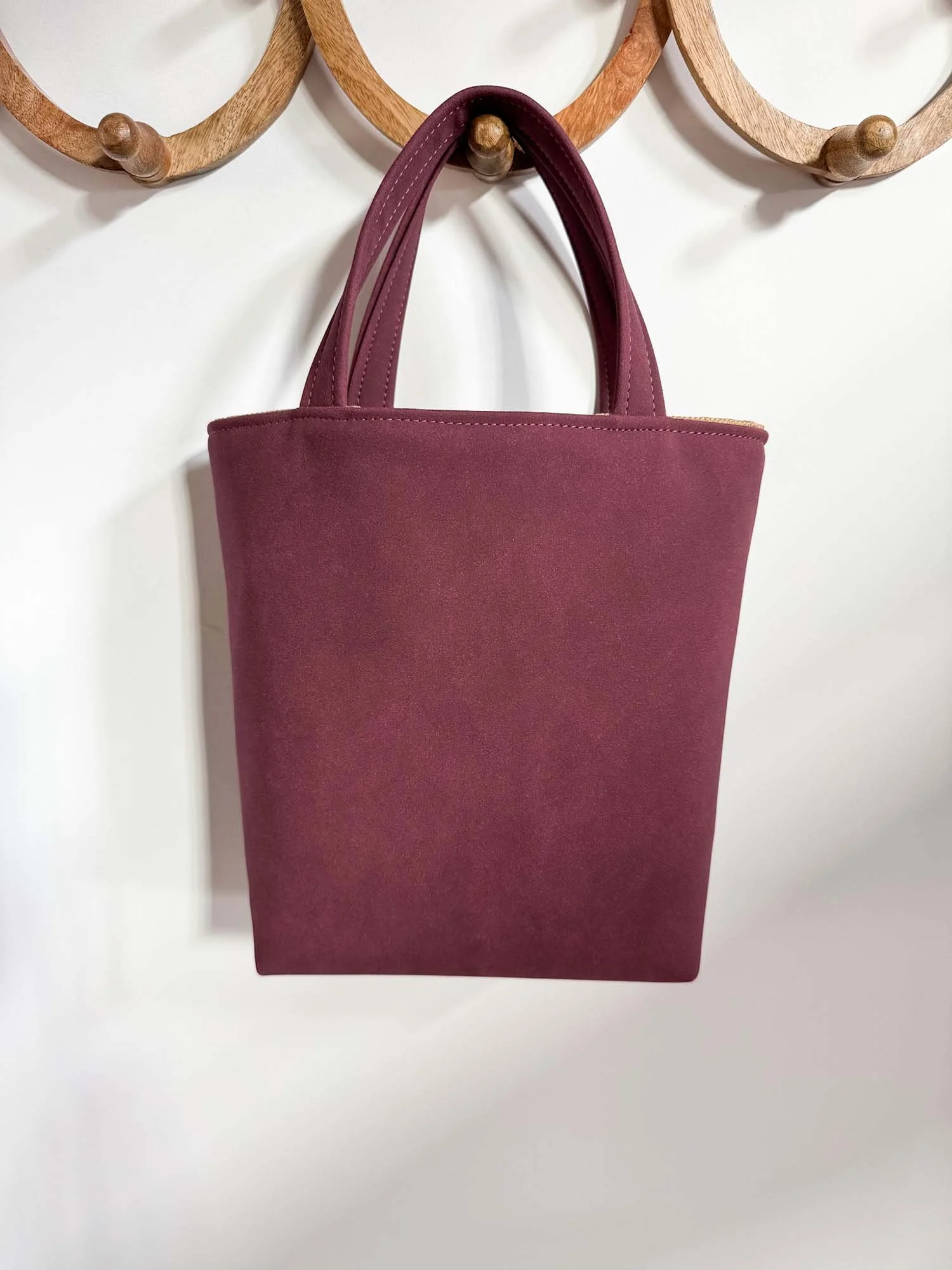 Jenny - Faux suede tote- merlot