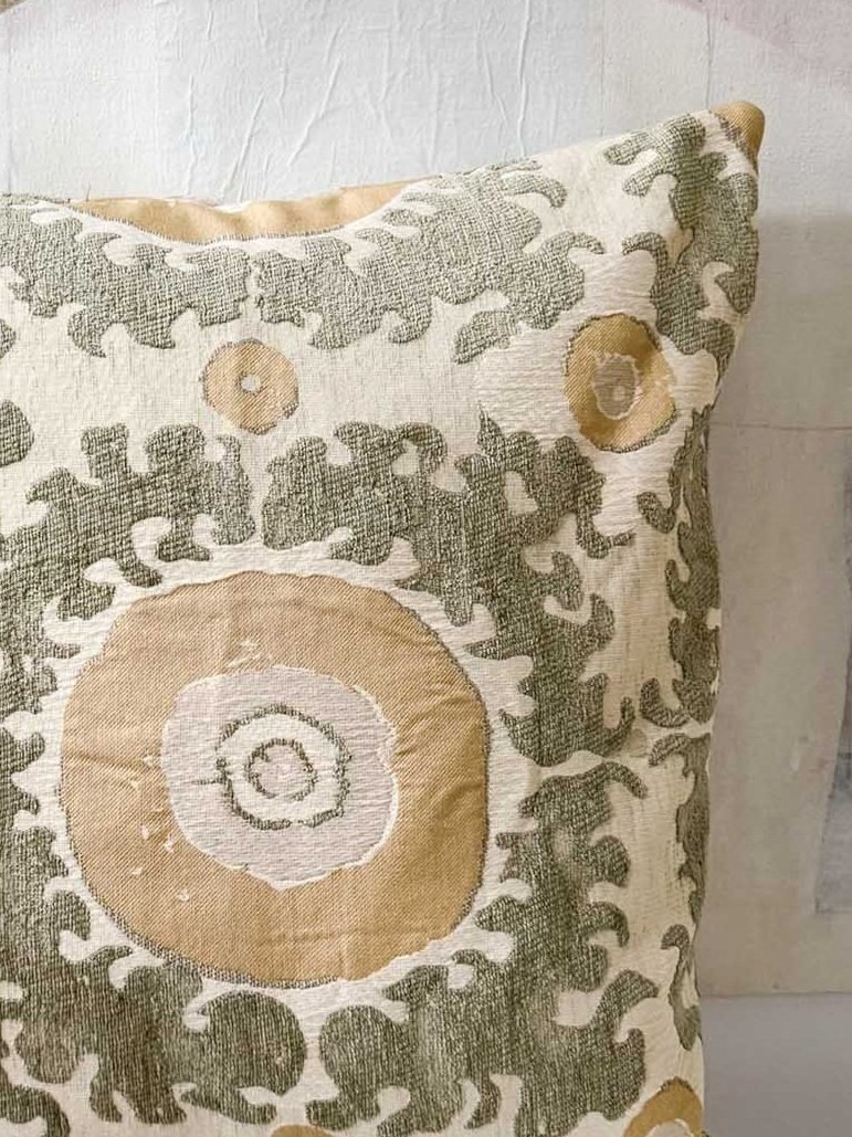 Test-Patch-Studio-pairs-burst-pillow-26x26.jpg