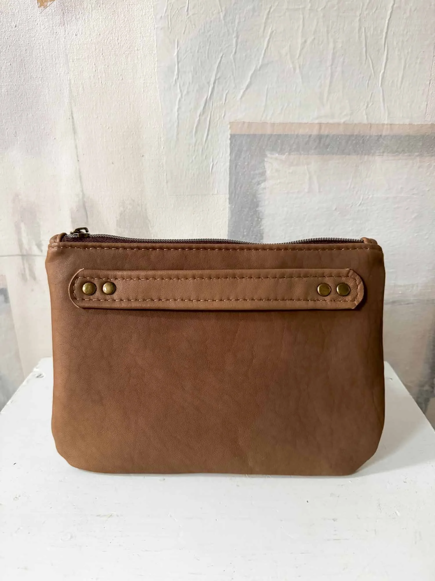 Test-Patch-Studio-clutch-brown.jpg
