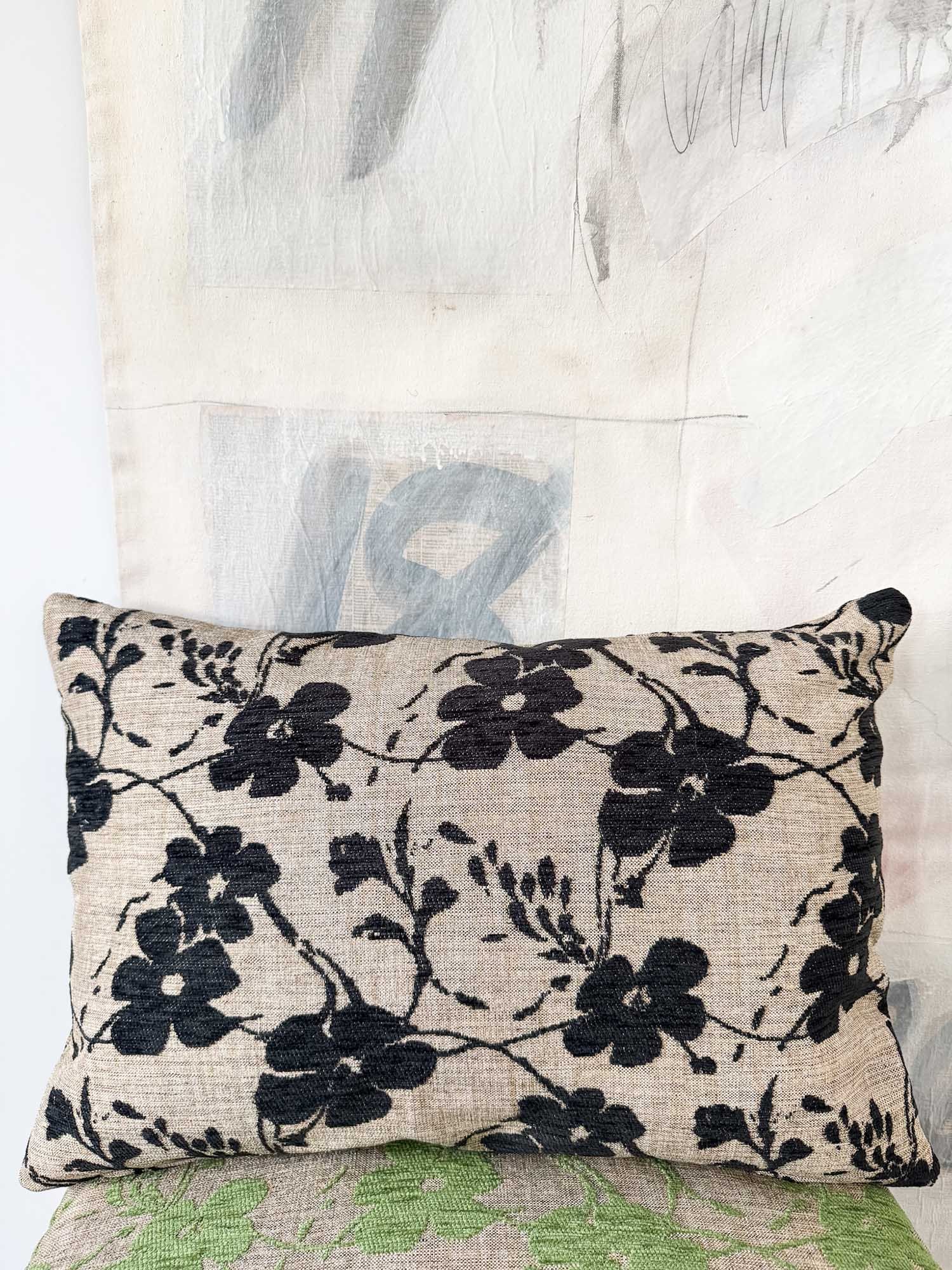 Test-Patch-Studio-chenille-floral 16x23 black.jpg