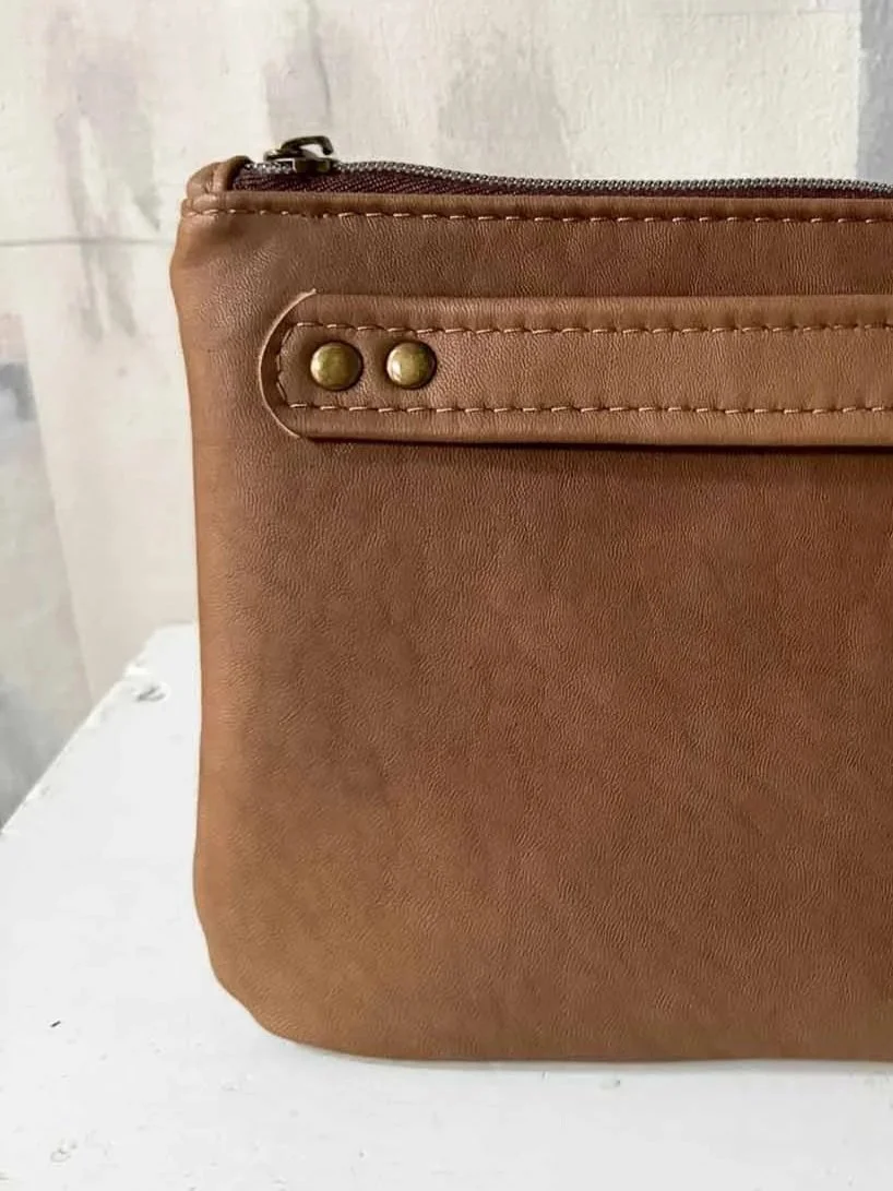 Test-Patch-Studio-clutch-brown.jpg