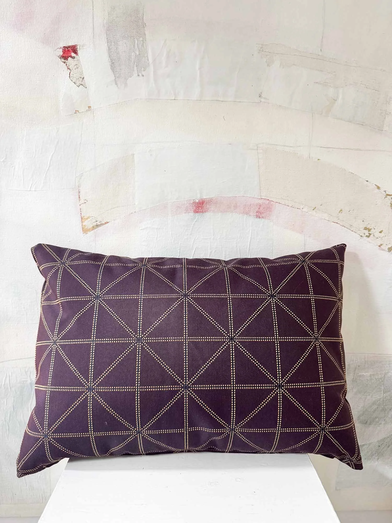 Throw Pillow Cover 16" x 23" - Eggplant & Gold