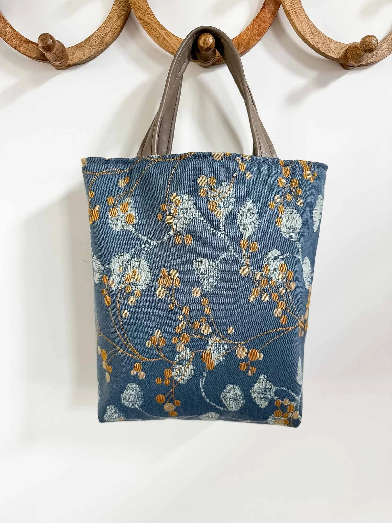 TestPatchStudio-jenny-blossom-blue-gry-brn.jpg