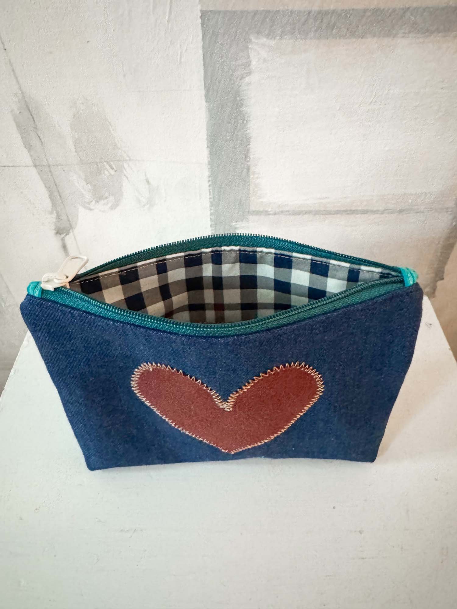 Test-Patch-Studio-ava-pouch-med4a.jpg