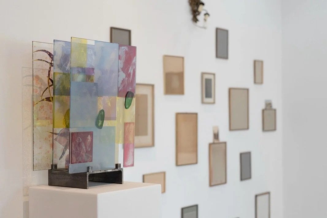 Die Ausstellung von Marina Herrmann &bdquo;Es m&ouml;ge gut sein&rdquo; l&auml;uft weiterhin!

Farbintensive, vielschichtige Arbeiten auf Glas, Acryl und Alltagsobjekten ziehen nicht nur die Blicke auf sich &ndash; sie erz&auml;hlen auch Geschichten,