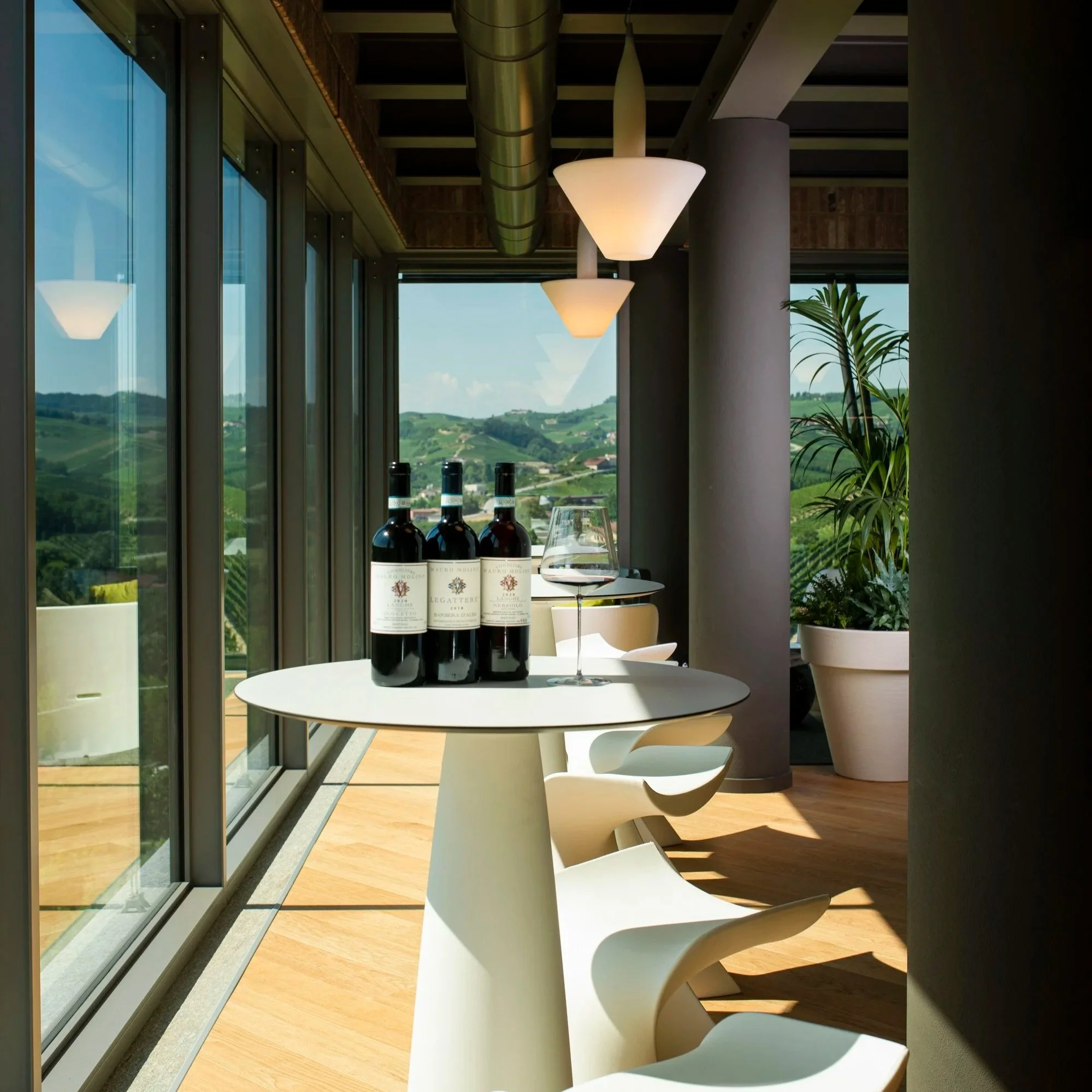mauro-molino-press-cantina-degustazione.jpg