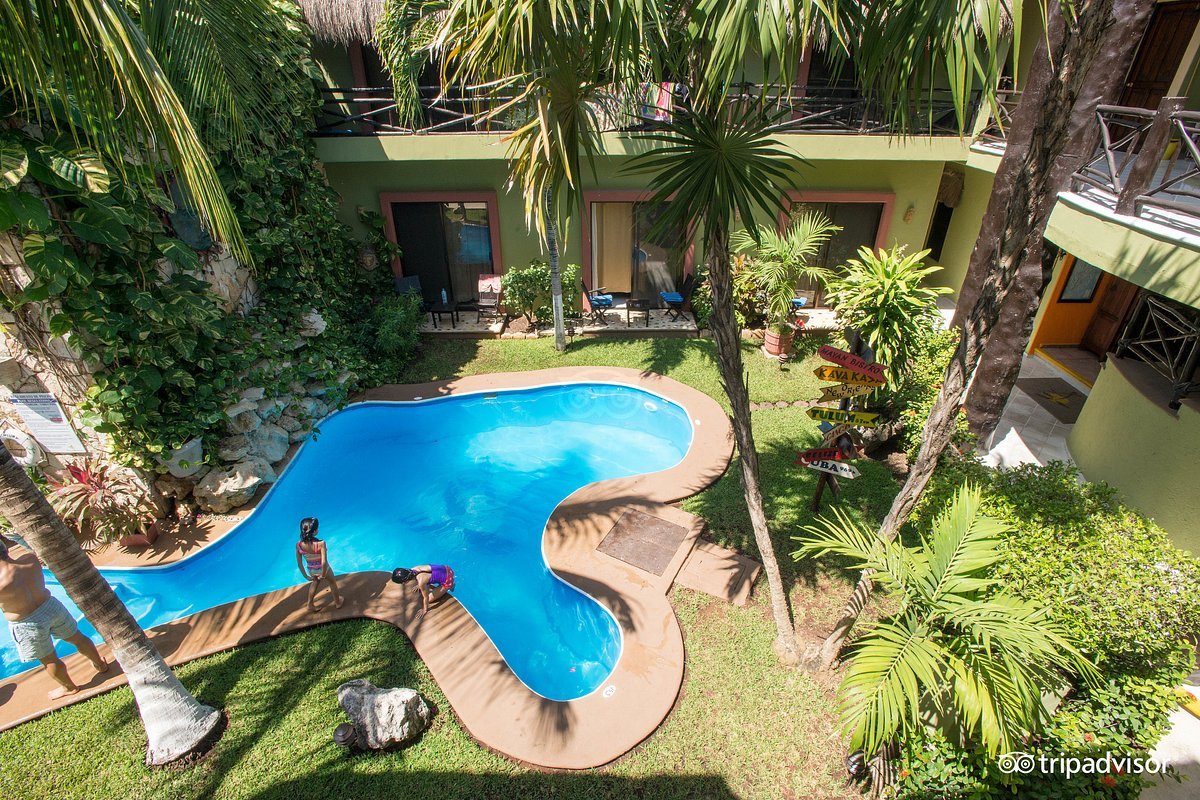 deluxe-double-room-with-pool-view.jpg