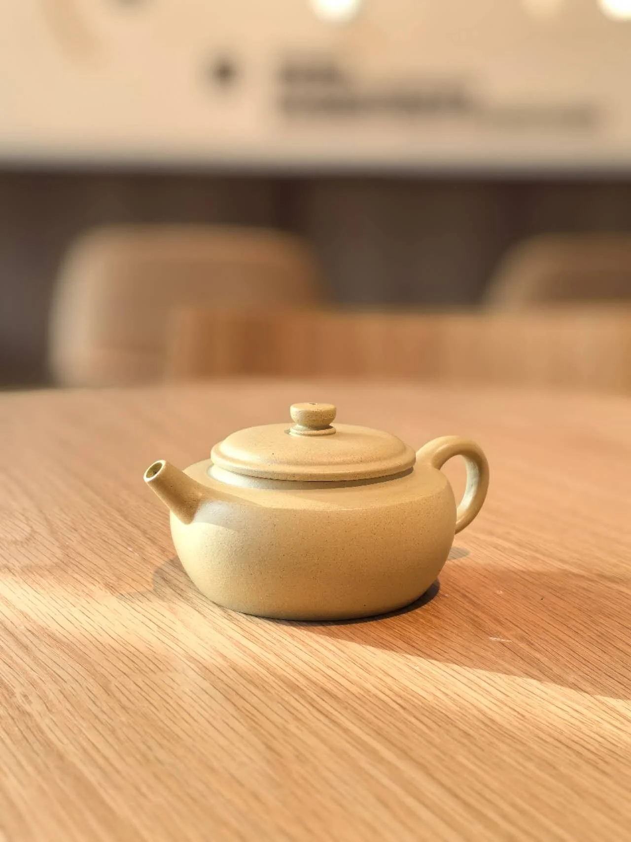 美麗☆壺 吴晨霞紫砂黑星土堆塑梅花龙蛋壶Group Chinese Yixing Zisha