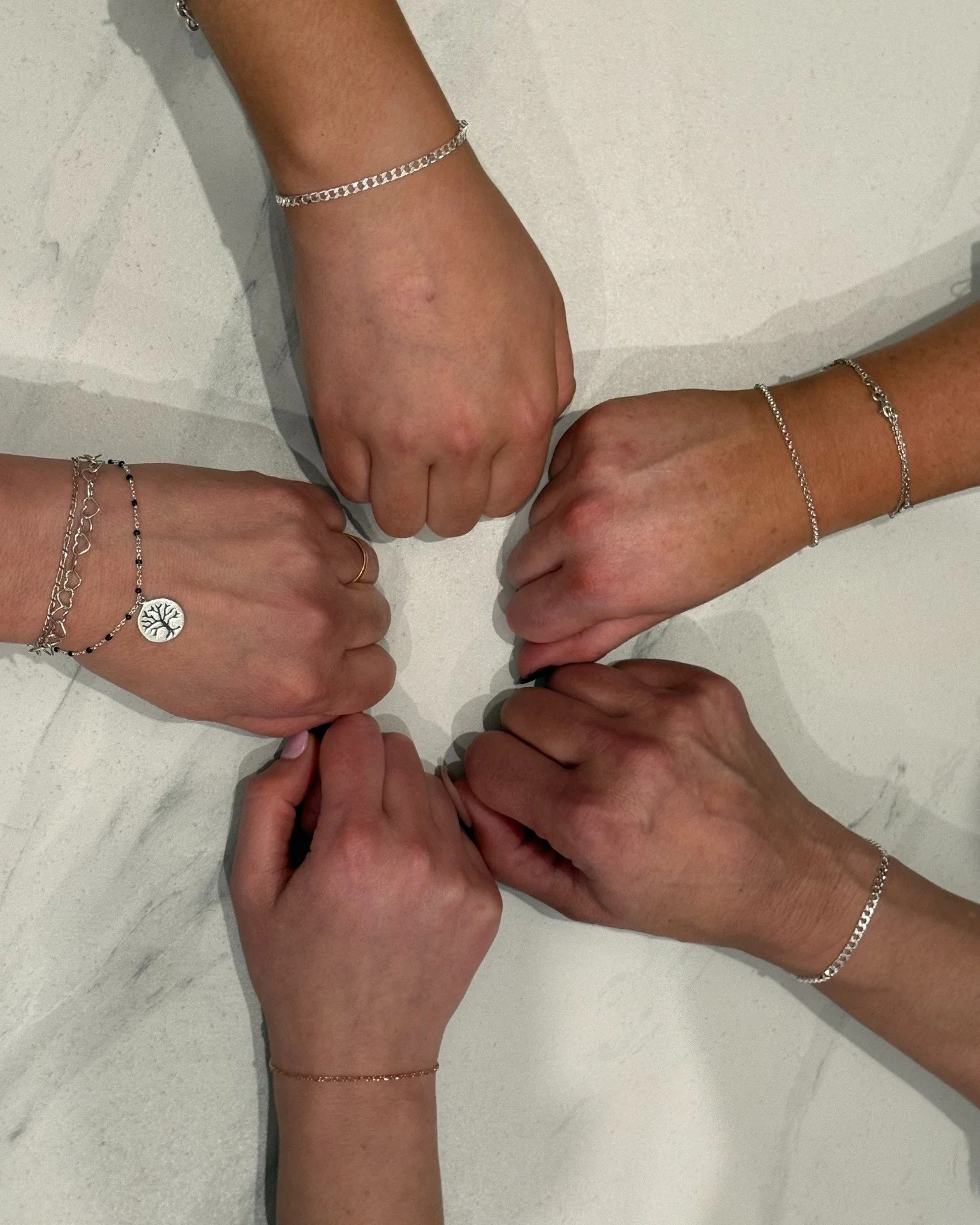 Birthday celebration, but make it permanent! 

This group of friends got welded to mark the moment,  matching chains and memories that&rsquo;ll last.

#permanentjewellery #birthdaycelebration #weldedjewellery #OakGrove #jewellerywithmeaning