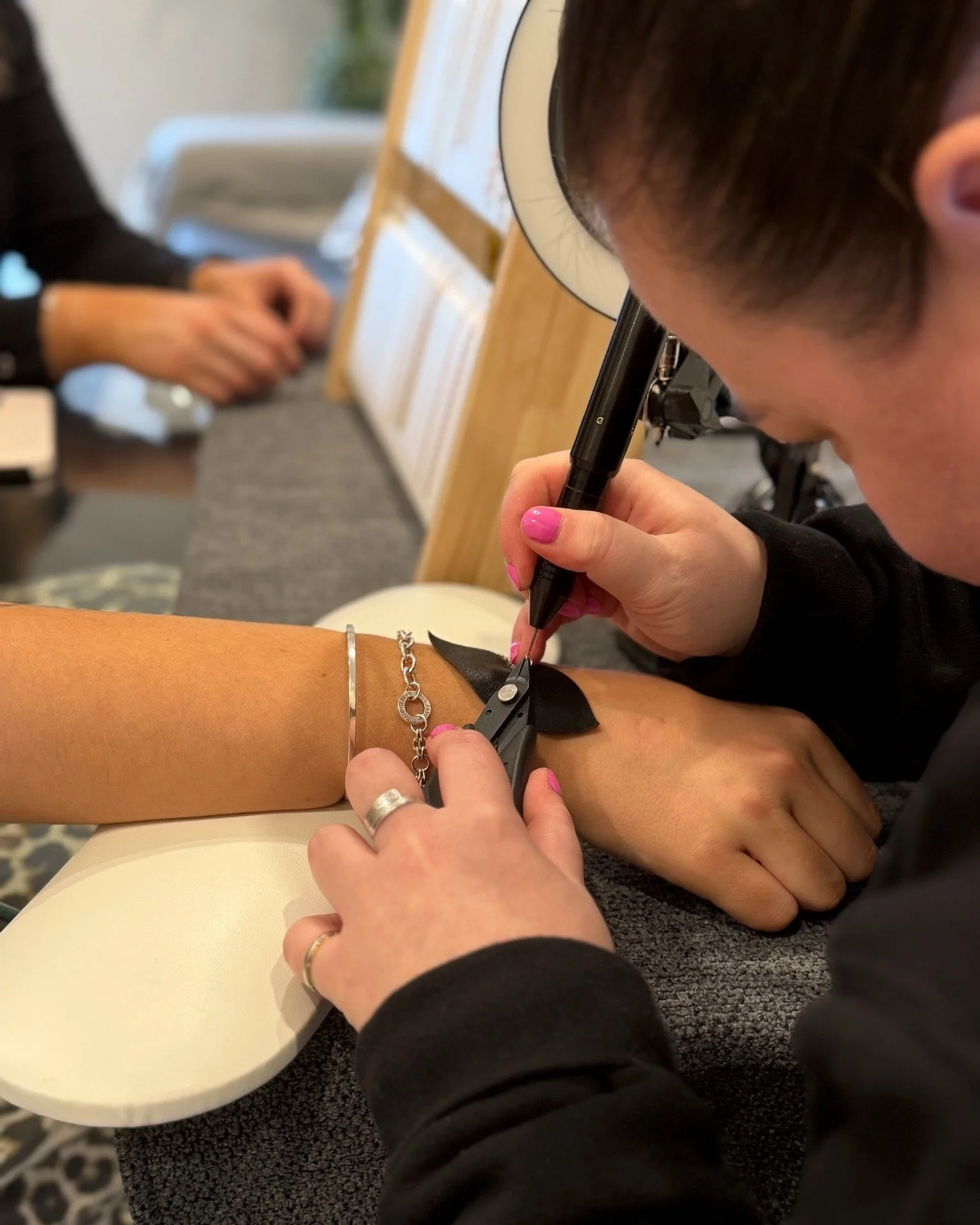 🔗 The moment it becomes yours- seamlessly welded, perfectly fitted, and made to last. ✨

Permanent jewellery is more than just a piece,  it&rsquo;s a memory you wear every day. 
No clasp. No fuss. Just a forever kind of vibe.

#permanentjewellerynz 