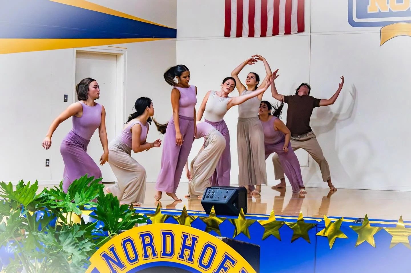 Congratulations to our student dance company on today&rsquo;s performance at the @ojaieducationfoundation breakfast. Appreciations to @stephenadamsphoto for these photos! #ojai #nordhoffhighschool #nordhoff #dance #nordhoffdance