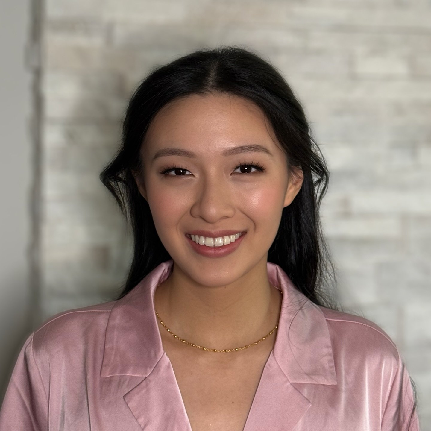 ✨E✨
When the glam has you feeling good and flawless from every angle. 🪄

Our team did an amazing job on creating this soft glam transformation for pretty bridesmaid, E! We love itttttt! 😍

Makeup by Rosalie. Hair by Candy.
@lorrainemakeupartistry 
