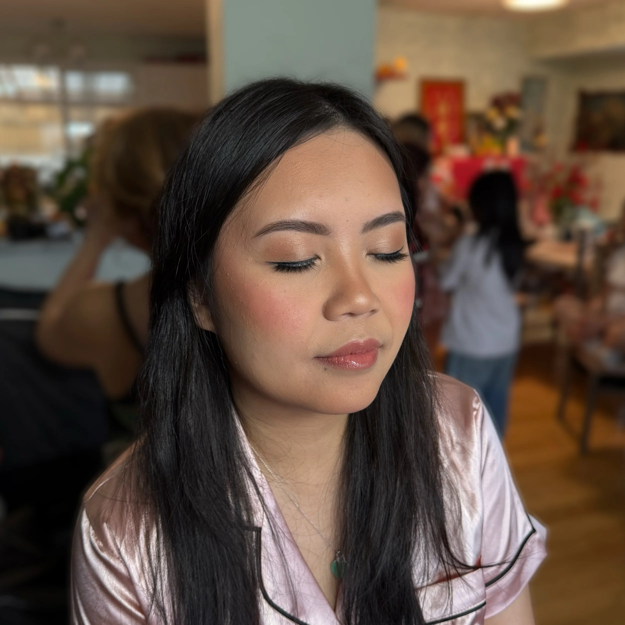 ✨M✨

Such a fun morning getting to know and glamming up bridesmaid, M. She wanted a soft glam inspired by her wedding day makeup &mdash; an elevated, radiant version of herself.

Let us know in the comments how we did! 💄✨

MUA: yours truly 🤍

✧ Lux