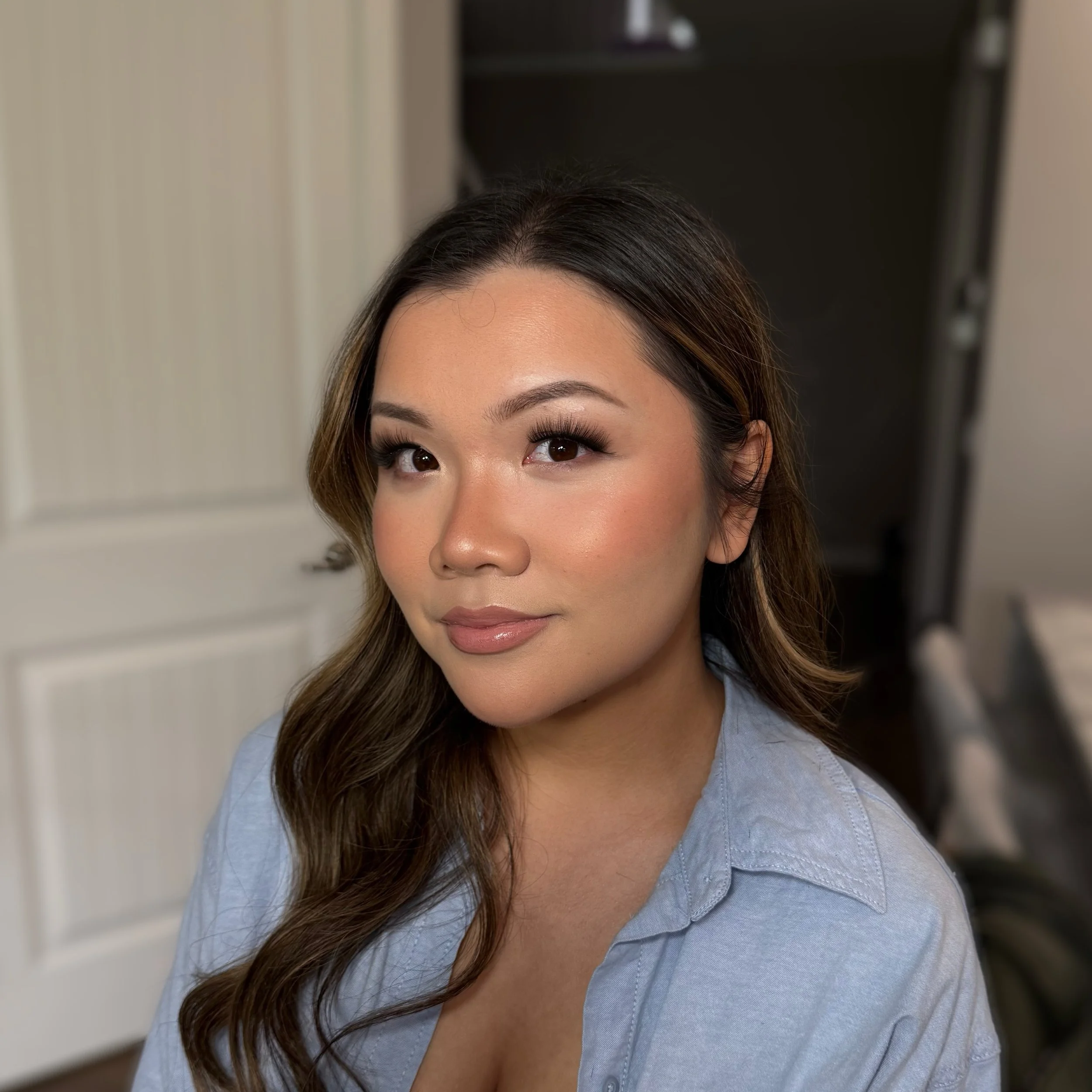 ✨J✨

We had the pleasure of meeting our bride-to-be, J, this past Sunday for her bridal preview. She envisioned warm brown tones, luminous skin, and a soft peachy blush&mdash;and we absolutely loved bringing that vision to life.

As someone who loves