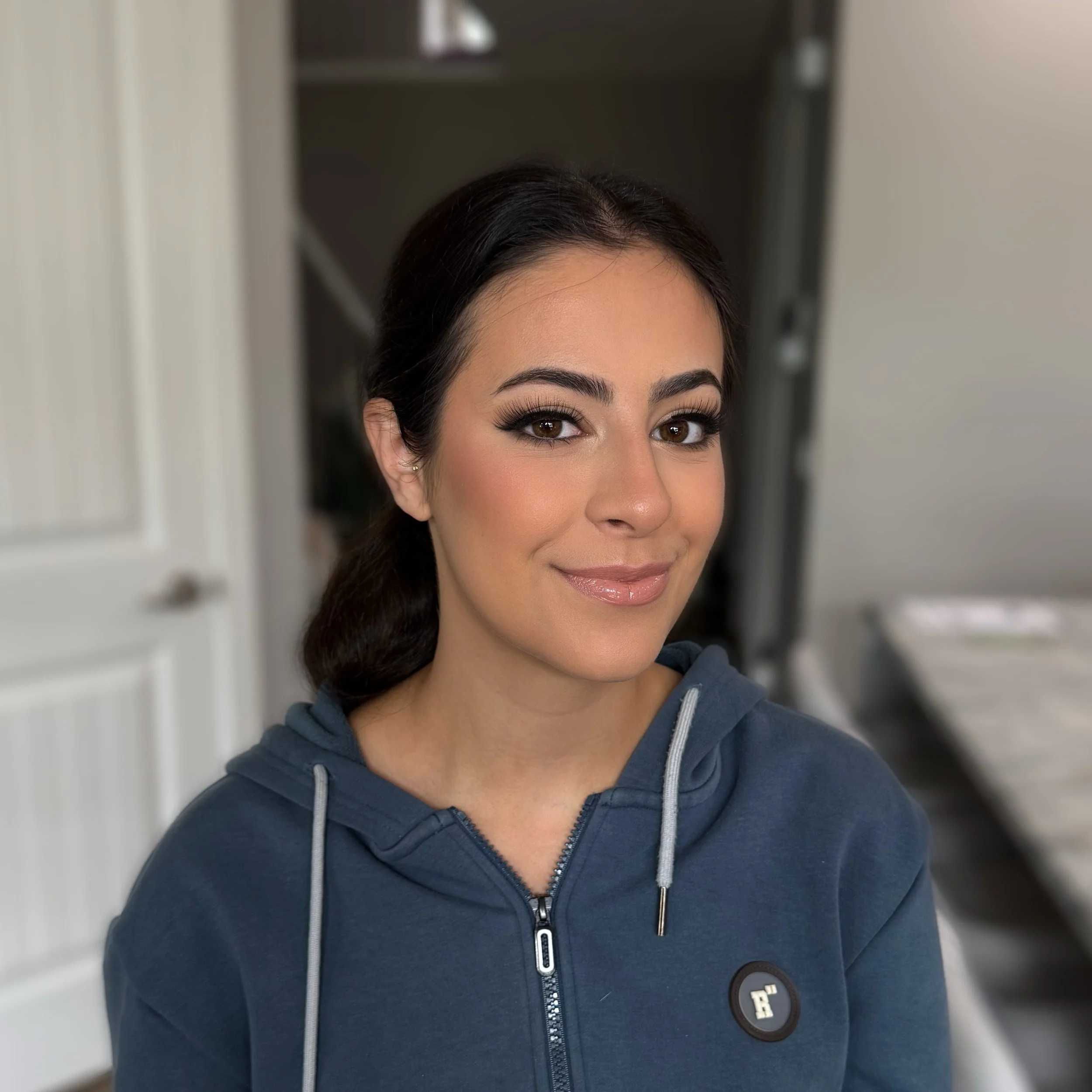 ✨ M ✨
I had the sweetest opportunity to meet M, who is my lovely client S&rsquo;s daughter! 🤍

Since M doesn&rsquo;t wear much makeup day-to-day, she requested a soft glam look with soft, neutral tones that would enhance her natural features. She do